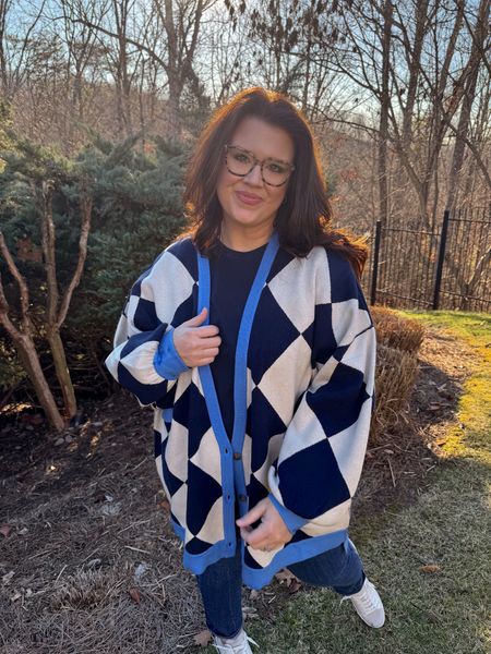 sis is wearing a size XL in this @freepeople cardi (could have done a L - runs big) / similar outfit details linked 

#LTKfindsunder50 #LTKSeasonal #LTKstyletip