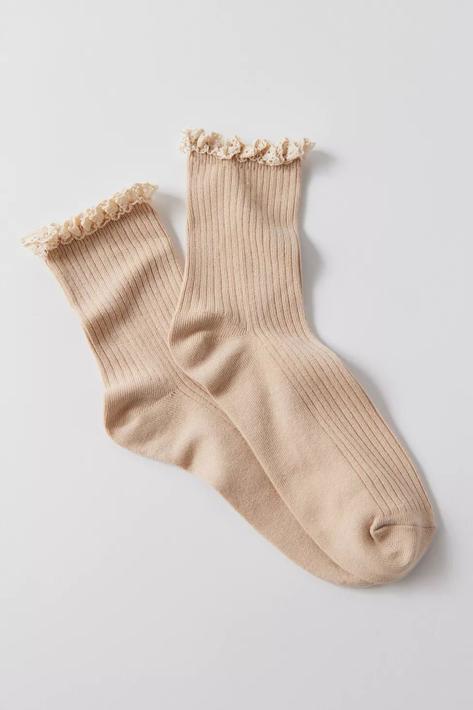 Ribbed Ruffle Ankle Sock | Urban Outfitters (US and RoW)