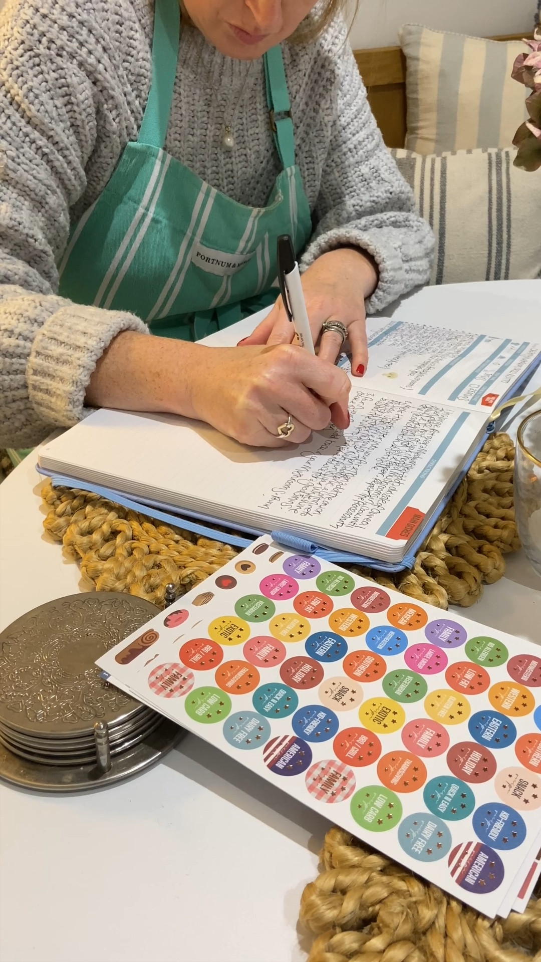 Slow mornings, soft music, and the smell of something baking 🍂🍝📔
I’ve been romanticising writing my favourite recipes down and it for sure makes cooking feel like a love letter to autumn 🤎🍁
I also love wearing my Fortnum & Mason apron when cooking and using this beautiful recipe journal (both linked on LTK!) 🍂

🛒 shop my cosy kitchen setup below ⬇️ 

Amazon home, Amazon home decor, Amazon home finds, Amazon home must haves 

#LTKSaleAlert #LTKHome #LTKSeasonal