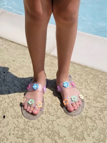 #target #jelly #kids #sandals
#artclass

#LTKFindsUnder50 #LTKSwim #LTKKids