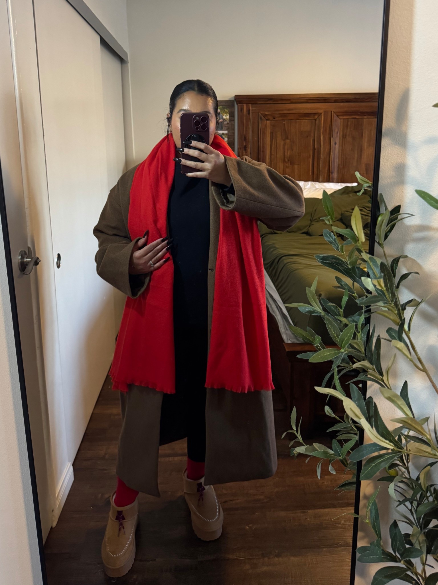 What I wore to see Christmas lights here in Los Angeles. I wanted to feel comfortable and still feel put together.

Crewneck sweater- large / tts/ runs little big/ super comfy 
Trench coat - Large/ runs big/ great quality / keeps you warm / perfect for layering 
Leggings - medium / tts/ great tummy control / squat proof 
Sneakers/ 8.5/ tts/ so comfortable 

Holiday outfit
Christmas outfit 
Midsize outfit 
Midsize fashion 
Winter outfit 
Winter coat 
Trench coat
Brown coat 
Red scarf 
Triangle scarf 
Red socks 
Comfy outfit 
Mom outfit idea 
Casual outfit 
Red outfit 

#LTKootd #LTKMidsize #LTKHoliday