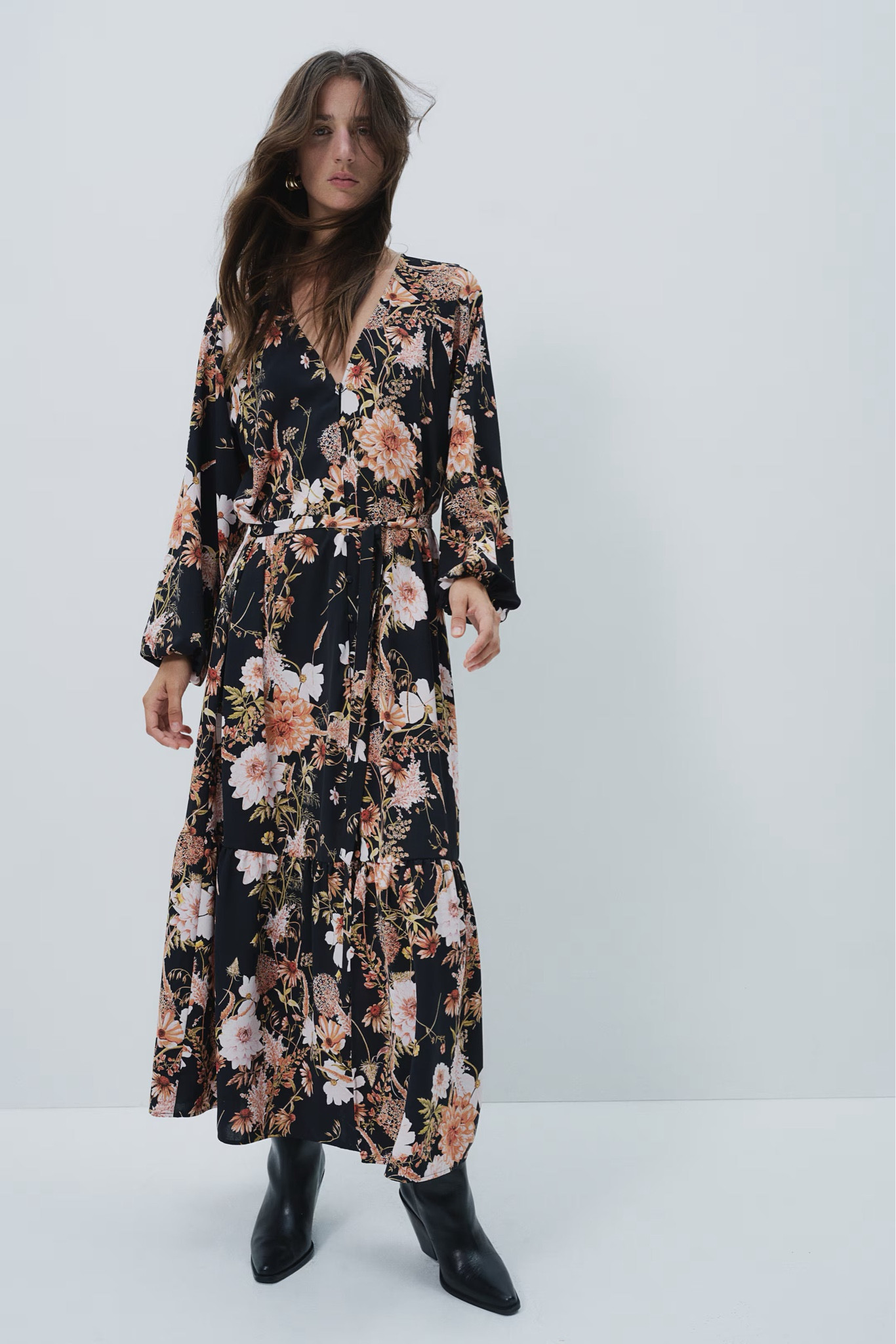 Maxi dress
Fall style
Fall outfit
Fall outfits
Floral Maxi dress
Wedding guest dress
Fall family photo outfits

#LTKParties #LTKFindsUnder50 #LTKFindsUnder100