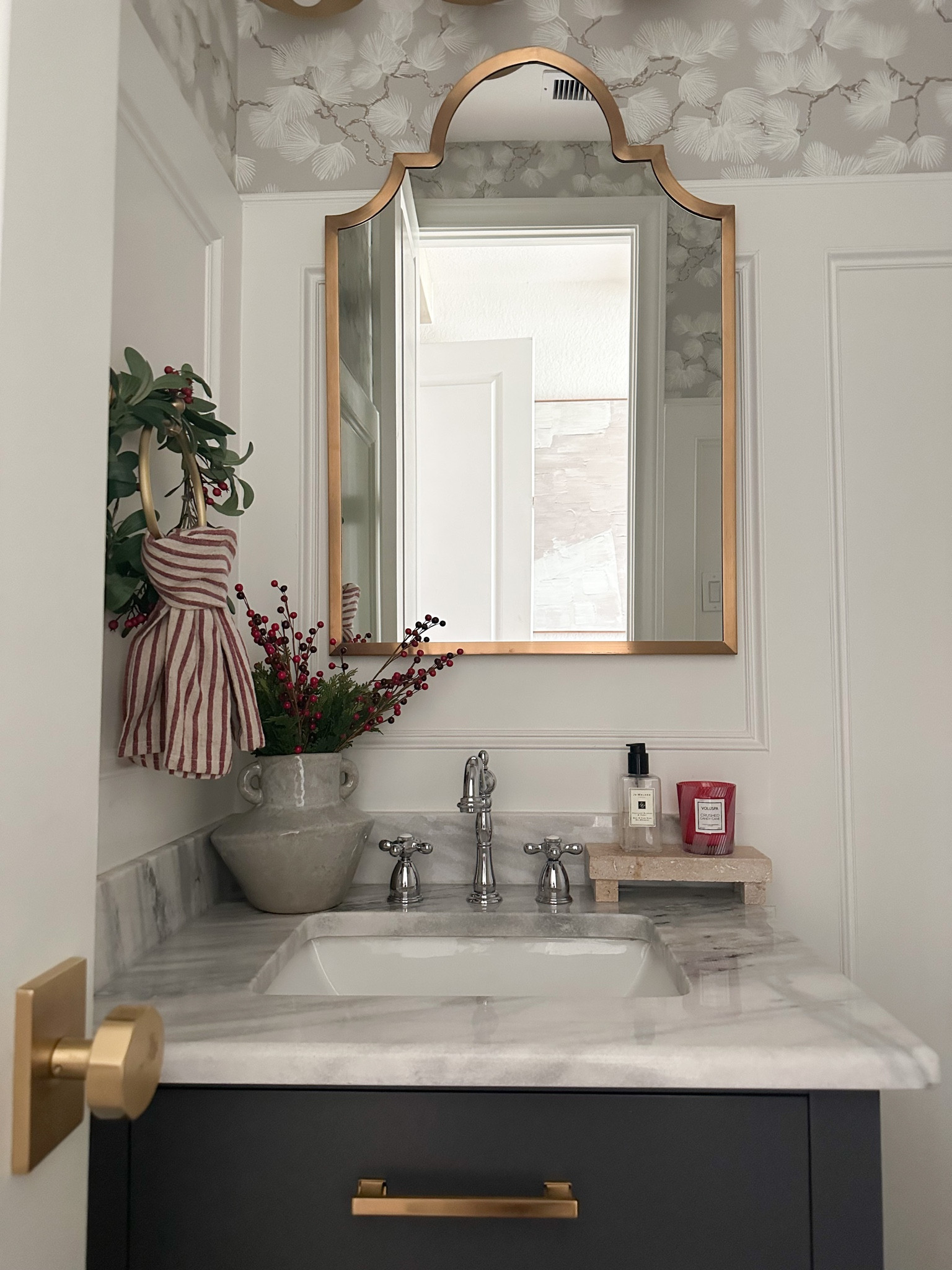 Guest bathroom Christmas decor 

#LTKHoliday #LTKbeauty #LTKhome