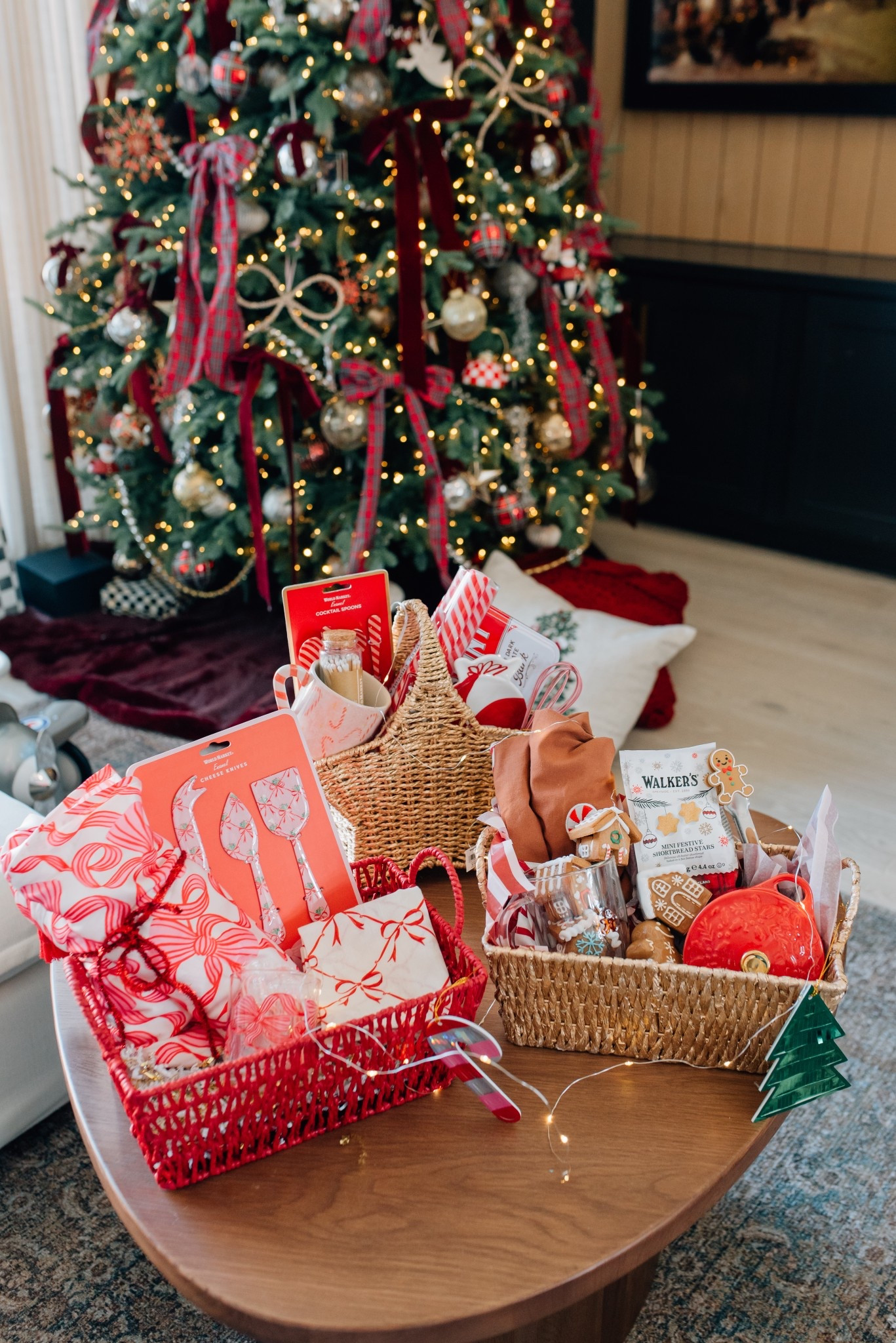 White elephant gift ideas from @worldmarket! Gingerbread, peppermint, and bow themed gift baskets 

#LTKHoliday