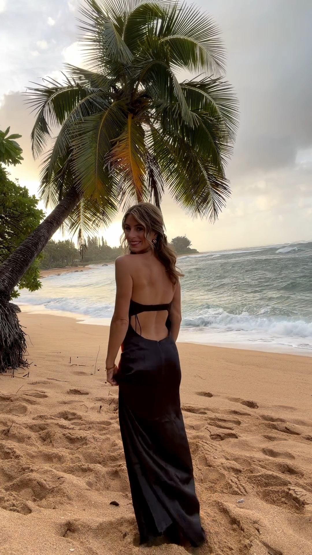 A dress i couldn’t stop thinking about for this trip to Hawaii. 🌺
Hawaiian dress, vacation dress, Cabo dress, black dress, date night dress, beach dress. 


#LTKOver40 #LTKTravel #LTKStyleTip