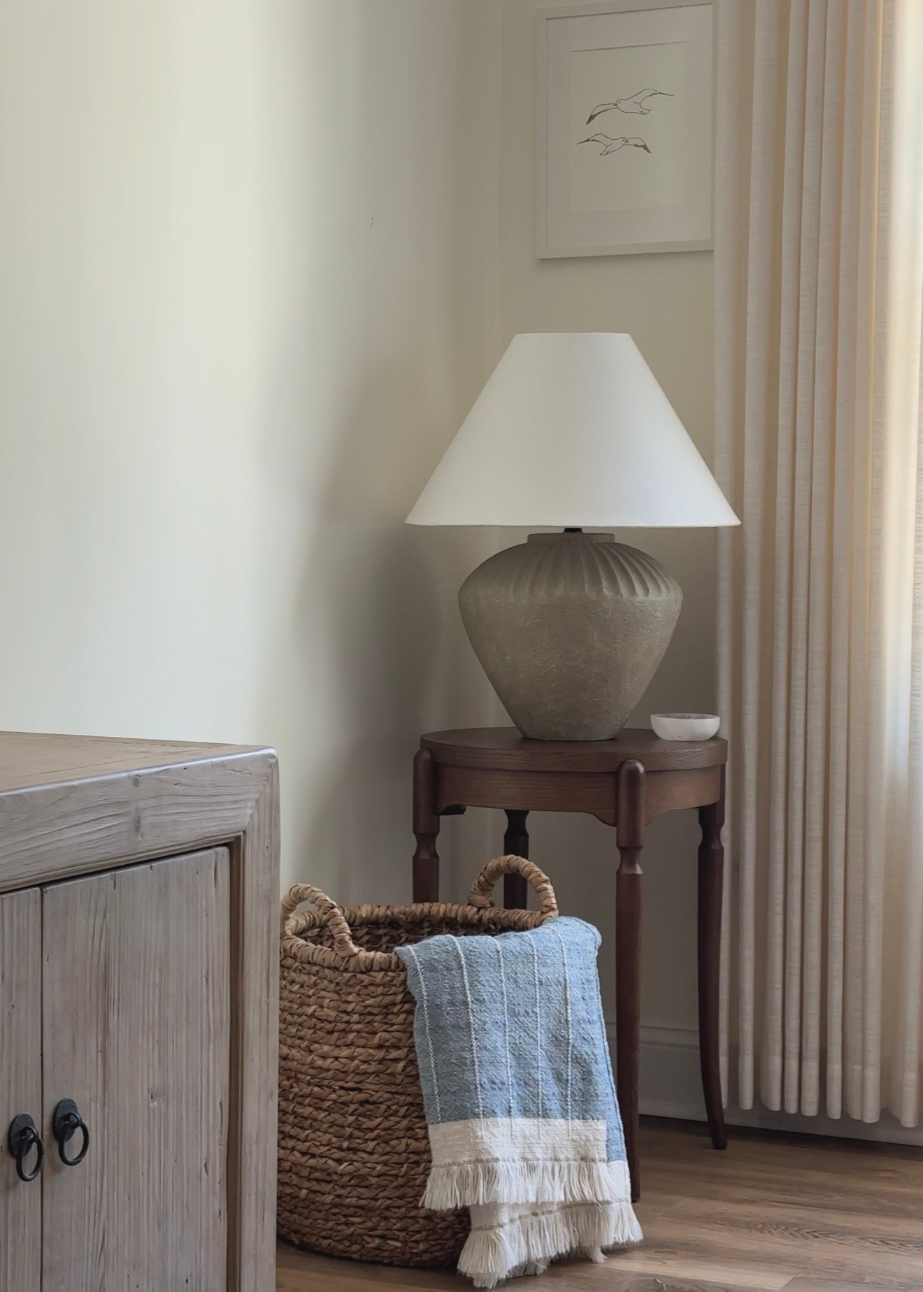 New corner style with @Target ! I couldn’t say no, especially with 15% off the end table and lamp 😍 the end table is also new by Threshold! GORG!

#homedecorinspo #targetfinds #homeinspo #neutralhome #homedecorideas #modernorganichome #cozyhome #targetstyle #targetcircle

#LTKHome #LTKSeasonal #LTKSaleAlert