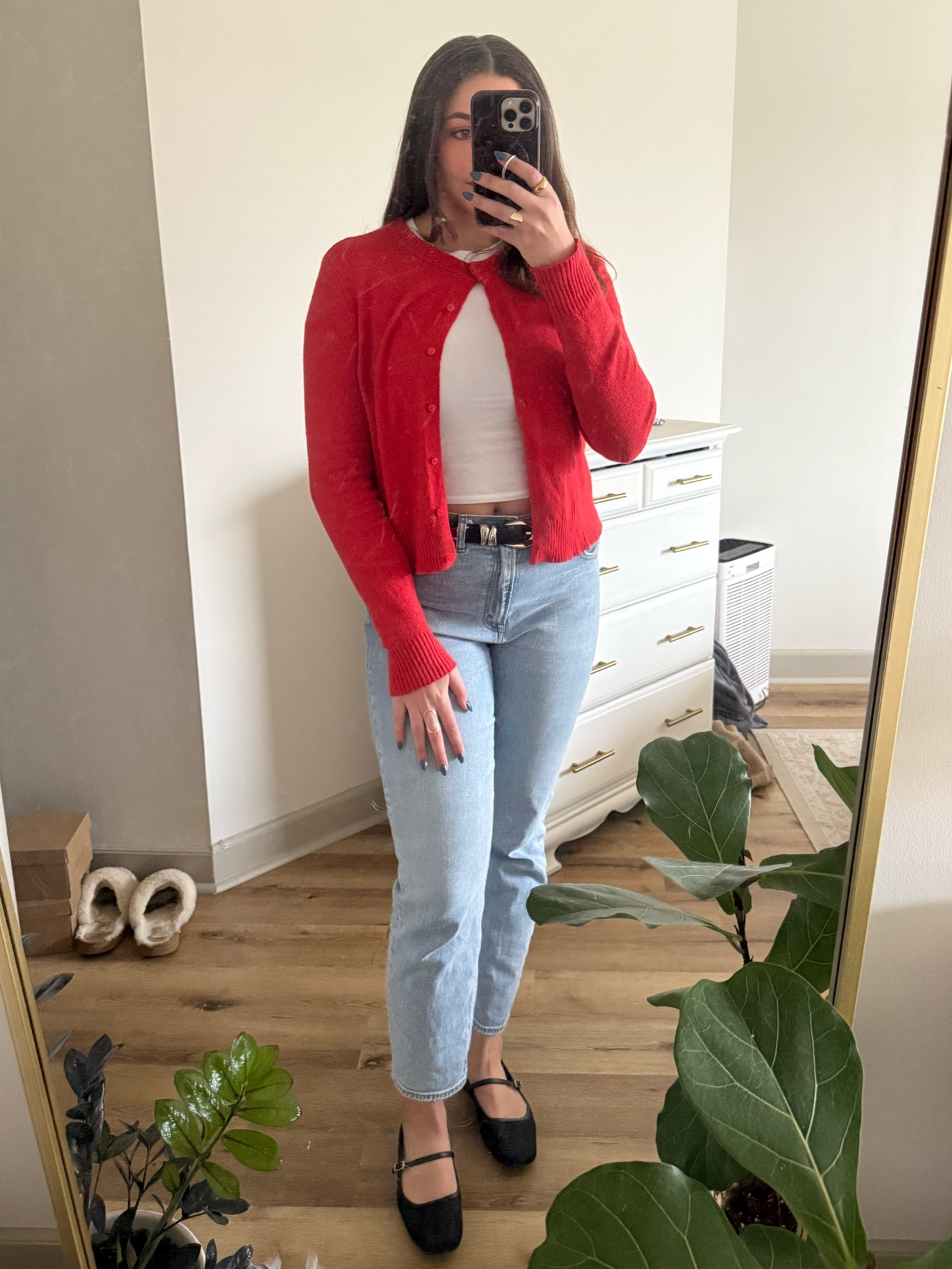 Casual early spring outfit with the light wash & cropped denim, mesh flats, and colorful cardigan 


#LTKFindsUnder50 #LTKSaleAlert #LTKWorkwear