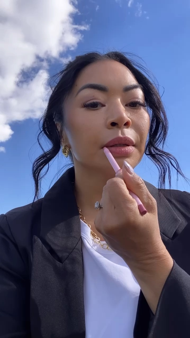 My fav lip combo is their Tarte liner and maracuja juicy lip

Liner:mauve 
Juicy lip: 



#LTKBeauty #LTKSaleAlert