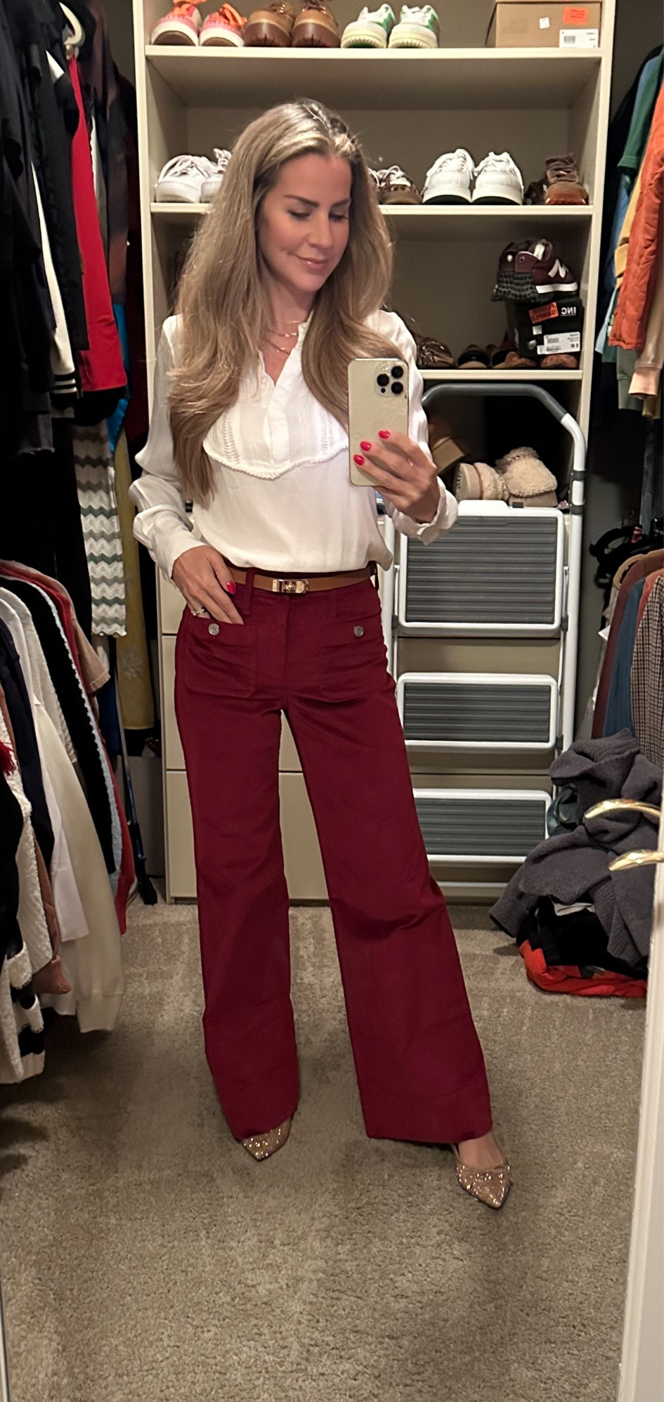 Love these J crew sailor pants that fit like a glove! 😍 and these sparkly gold INC flats! Perfect for the holiday season🎄

#LTKWorkwear #LTKSaleAlert #LTKHoliday