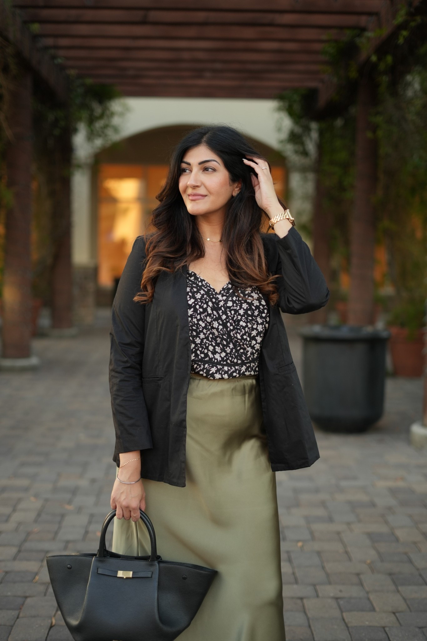 Lately, I’ve been reaching for pieces that feel good — not just look good. These sustainable staples from @shop.reistor remind me that mindful choices can still be modern, tailored, and wearable from work to weekend.
Because style isn’t just about what we wear — it’s about how it aligns with who we’re becoming. 🌿✨

Use code BABEETA10 for 10% off your purchase 
@shop.Reistor #reistor #reistorlife #thatsummerfeeling #ad 

Sustainable fashion / #workwear / 100% cotton  / #blazer #office

#LTKStyleTip #LTKWorkwear #LTKSeasonal