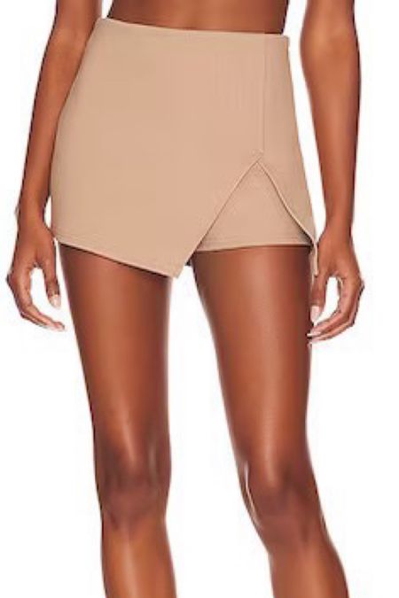 Tan light brown skirt size Xs on sale 

#LTKunder100 #LTKunder50 #LTKsalealert
