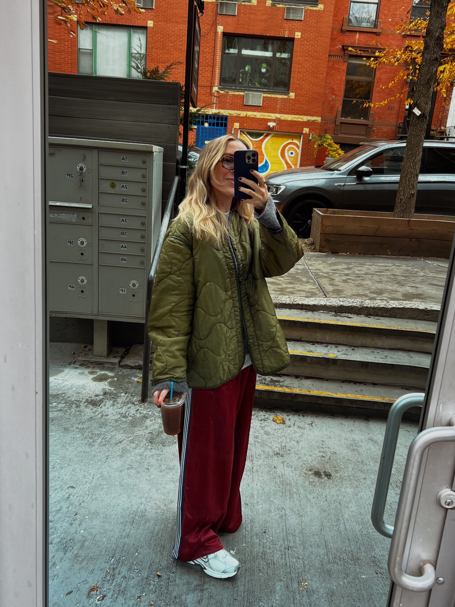 L coat
S pants
M sweater