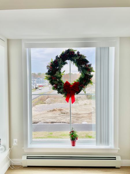 Holiday wreath Christmas wreath holiday home finds Christmas decorations

#LTKhome #LTKSeasonal #LTKHoliday
