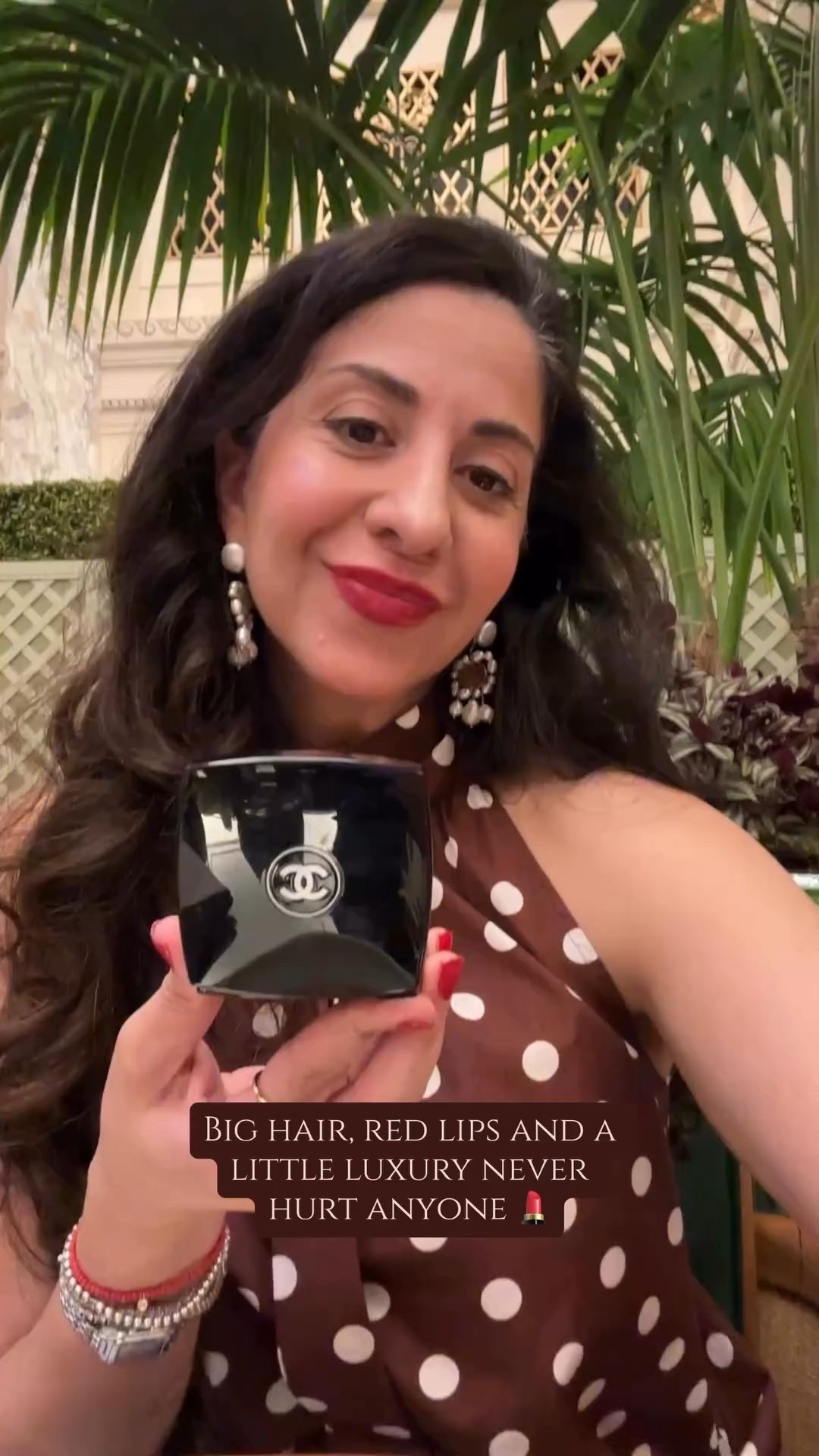 Love polka dots, big hair and red lips 
👄 
#whatiwore #fashionenthusiast #luxurylifestyle #luxurybeauty #over40 #colorfulstyle