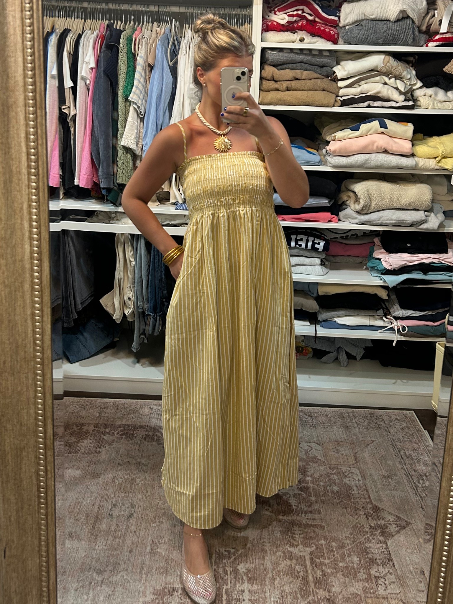 My new summer staple! 💛 

#summerfashion #summerdress #revolve #revolvefsshion #dress 