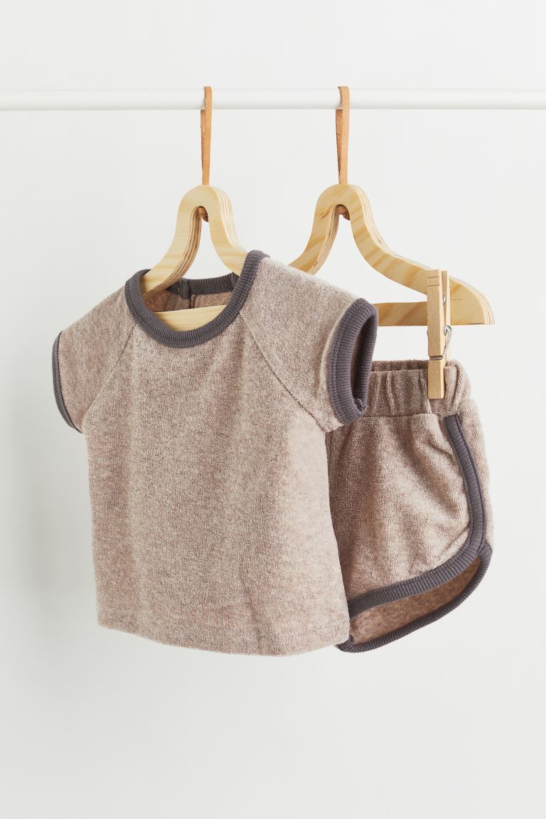 Conscious choice  Baby Exclusive. Set with a T-shirt and shorts in soft terry with contrasting, r... | H&M (US + CA)