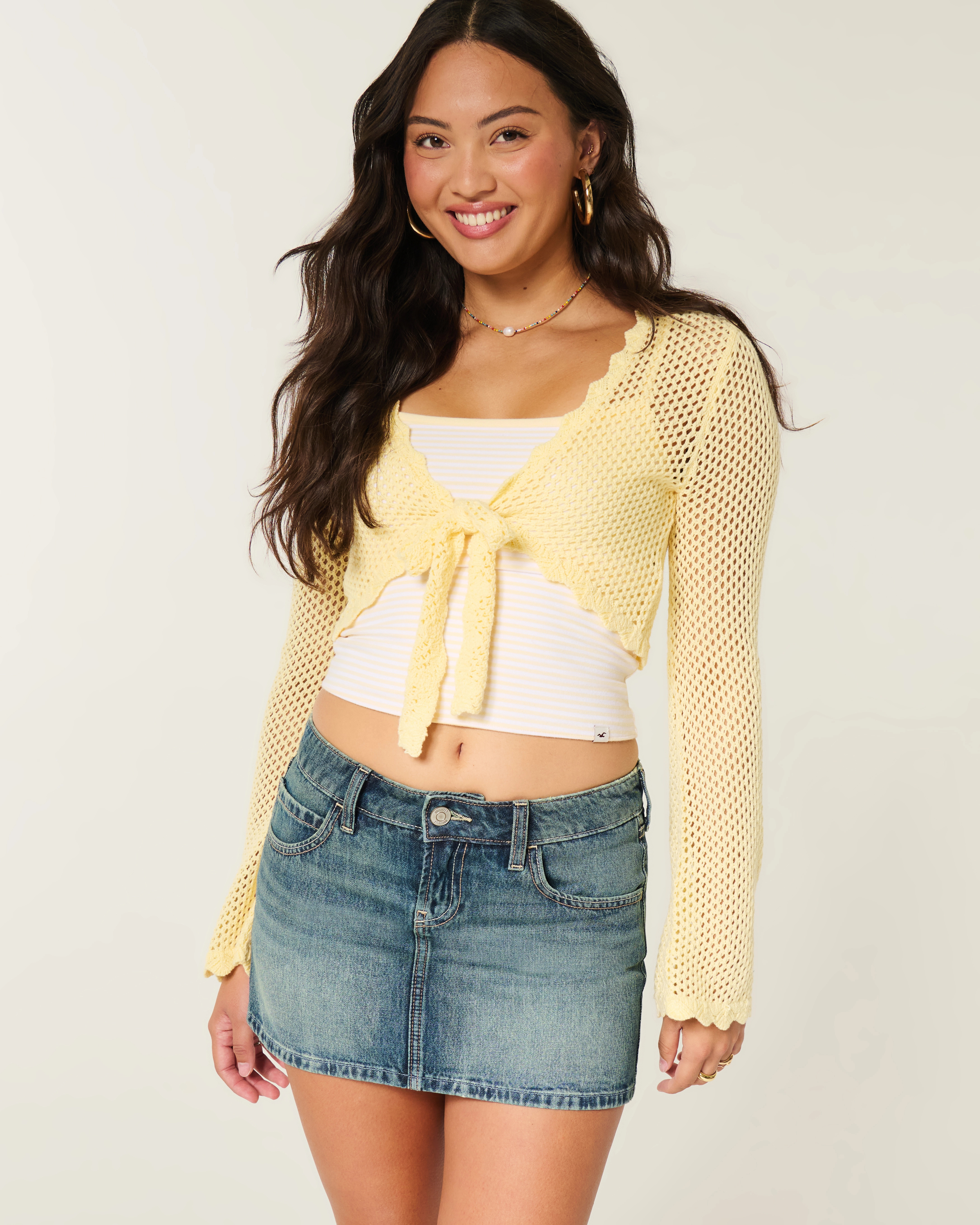 Low-Rise Medium Wash Denim Mini Skort | Hollister (US)