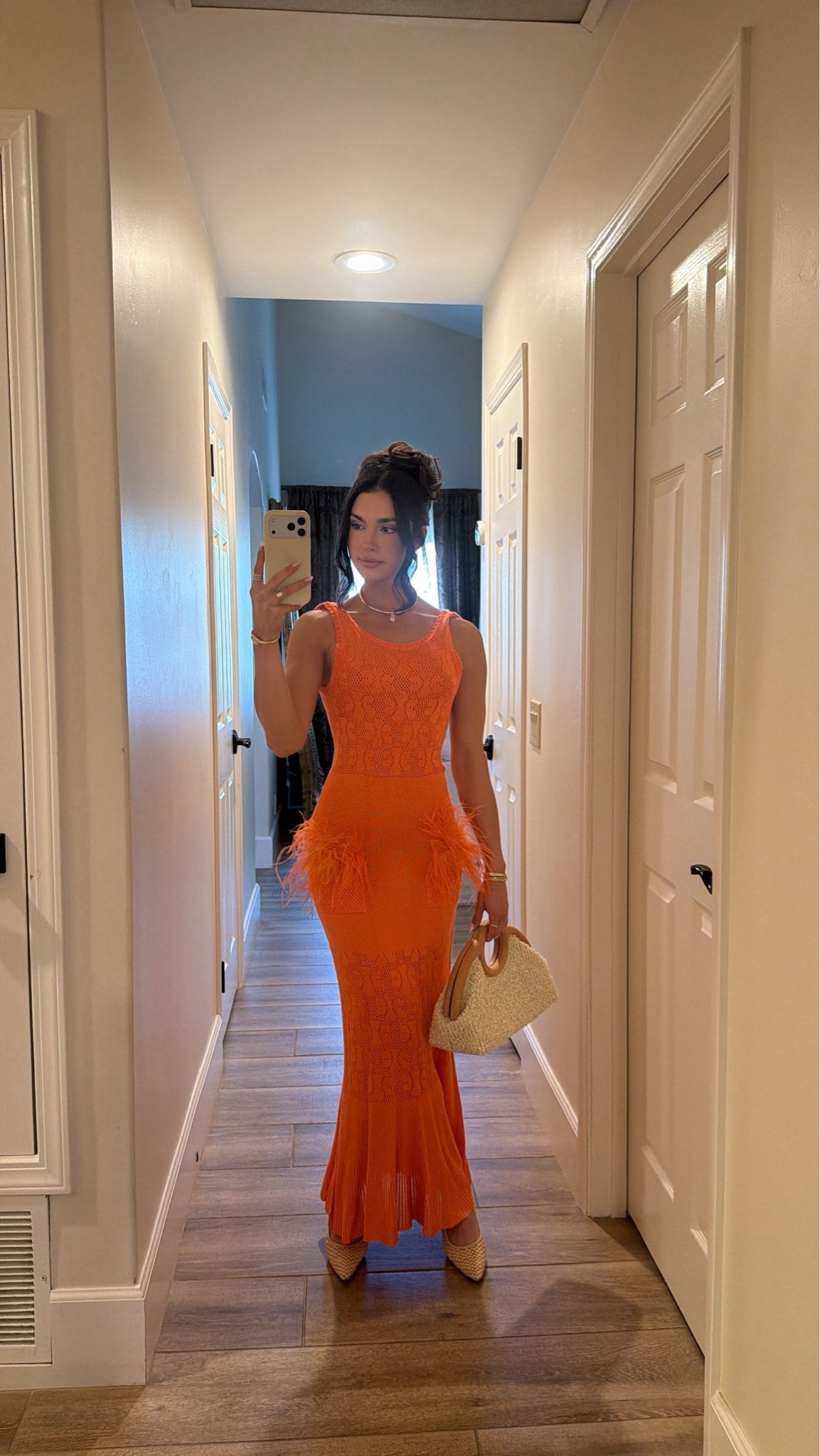Linked some similar dresses as well and the same one in pink 👌🏽