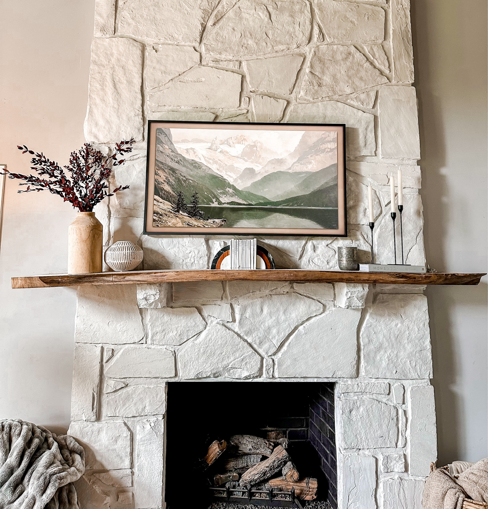 Mantle styled simply for fall

#LTKSeasonal #LTKHome