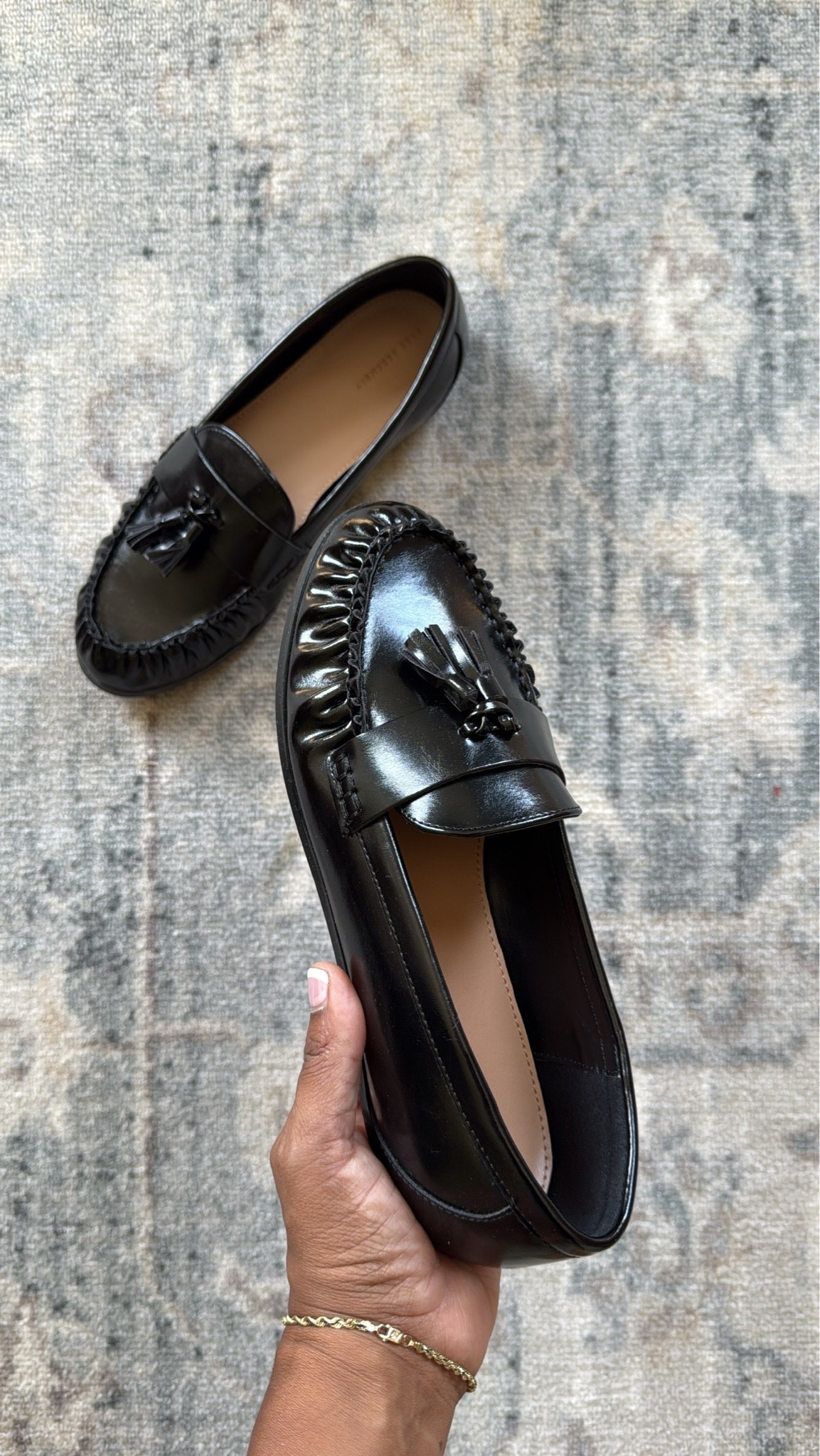 Shoes size 9, true to size. ￼

#LTKootd #LTKgrwm #LTKOver40