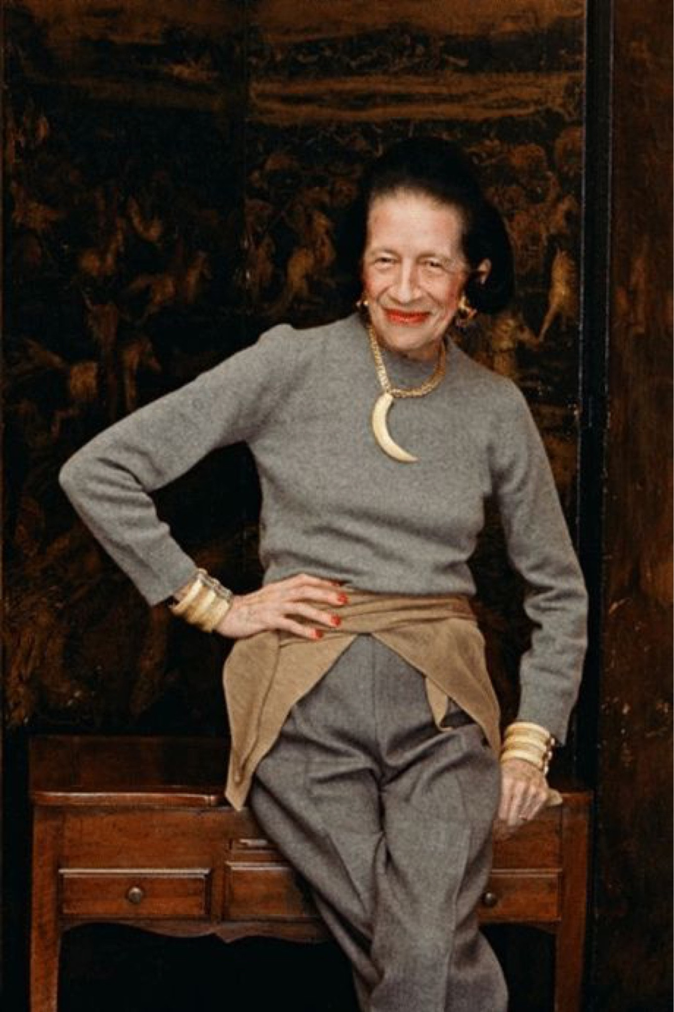 DIANA VREELAND - the FOUNDATION: neutral clothes 