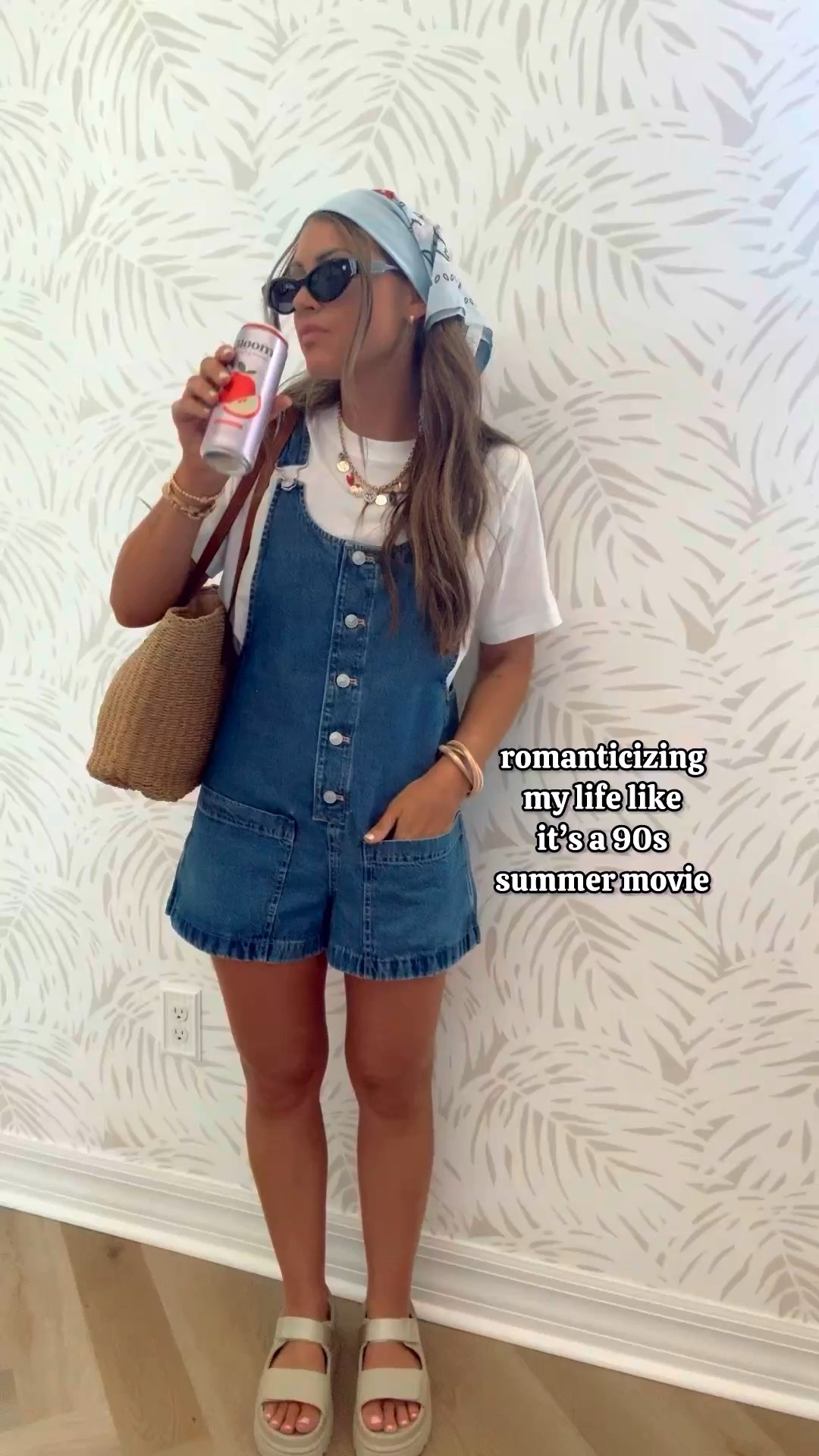 All of us craving 90s summer vibes dreams just came true with these overalls — ARE YOU KIDDING ME!!🤩 wearing XS! 
