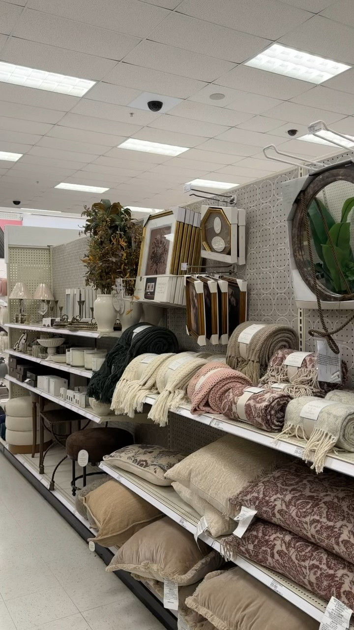 Get yourself to Target! NEW fall decor has launched from Threshold w/ Studio McGee & it’s stunning! 

#Targethome
#Threshold
#StudioMcGee