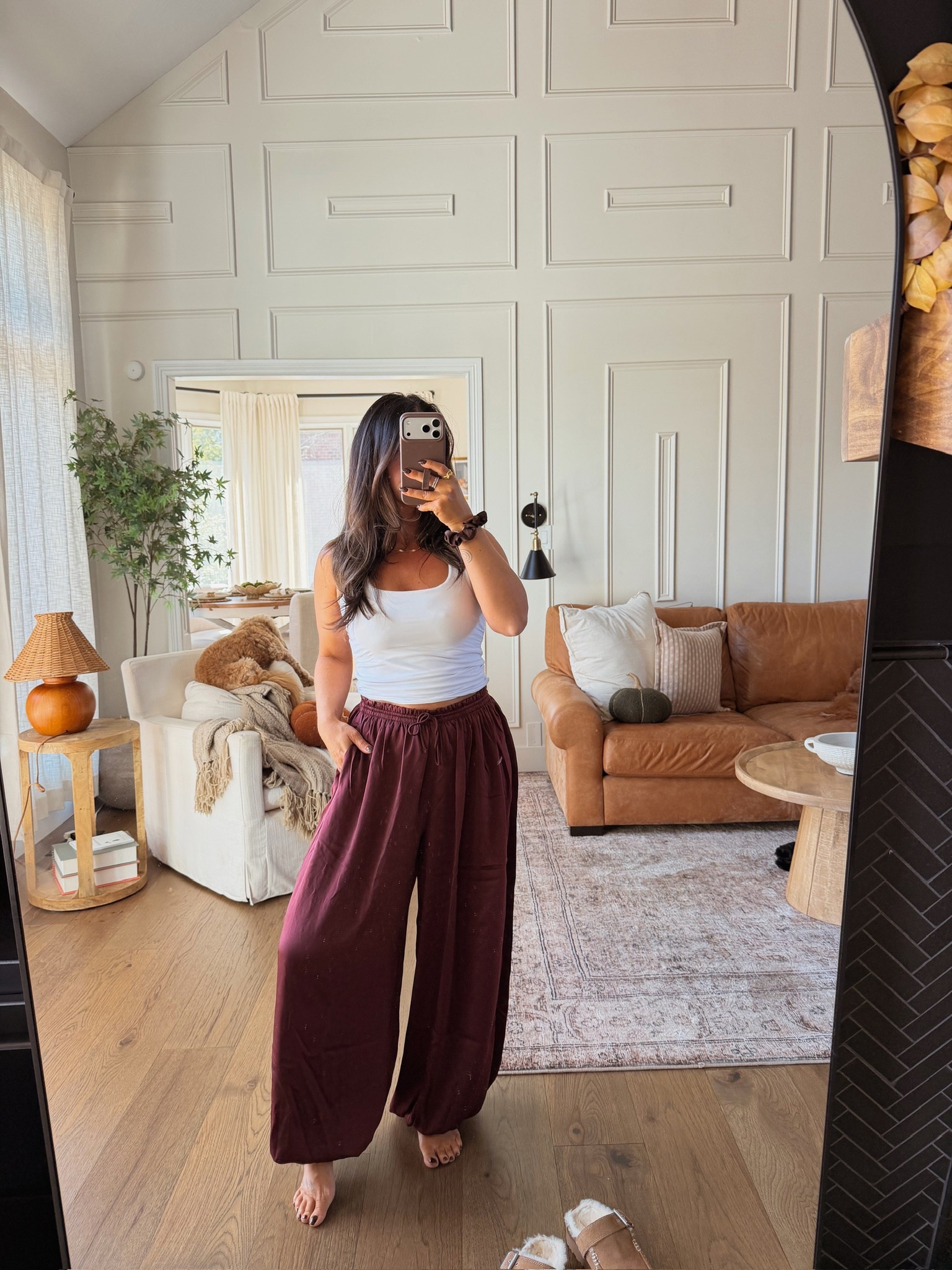 Maroon satin pants 🫶🏼 perfect for fall