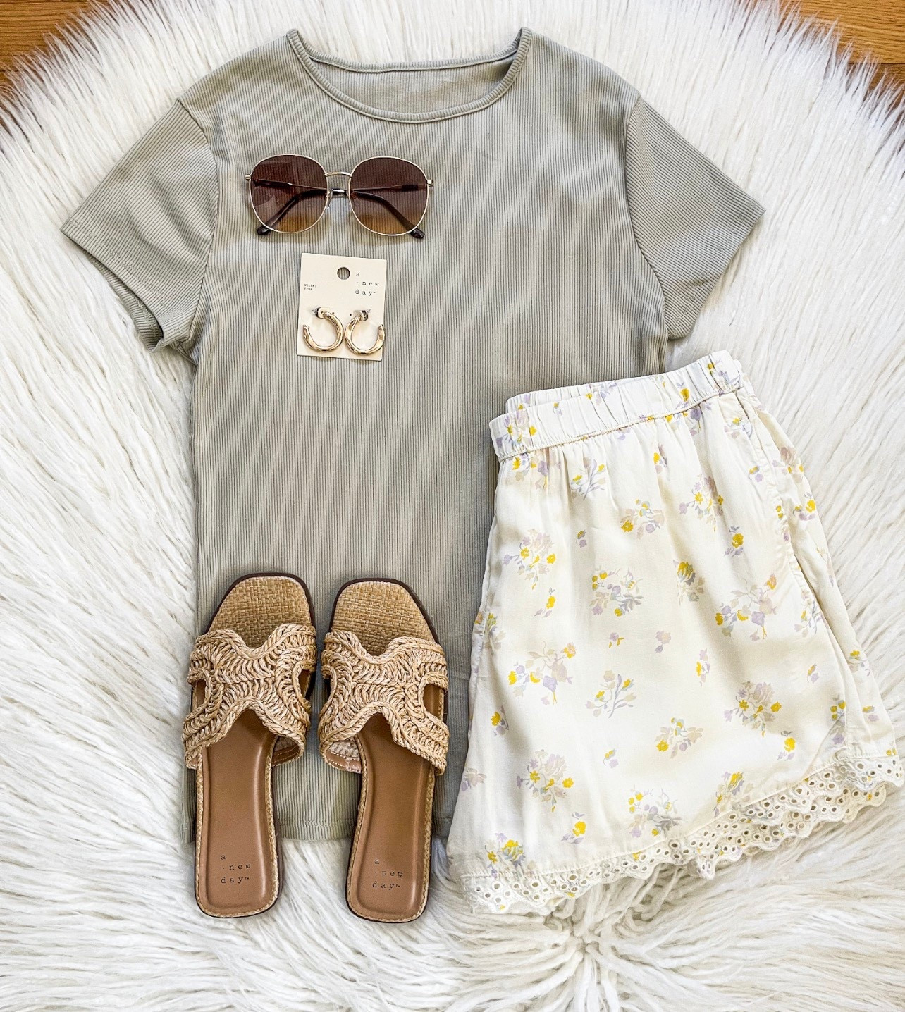 Here’s a fun spring look for you today! 🌼

#LTKootd