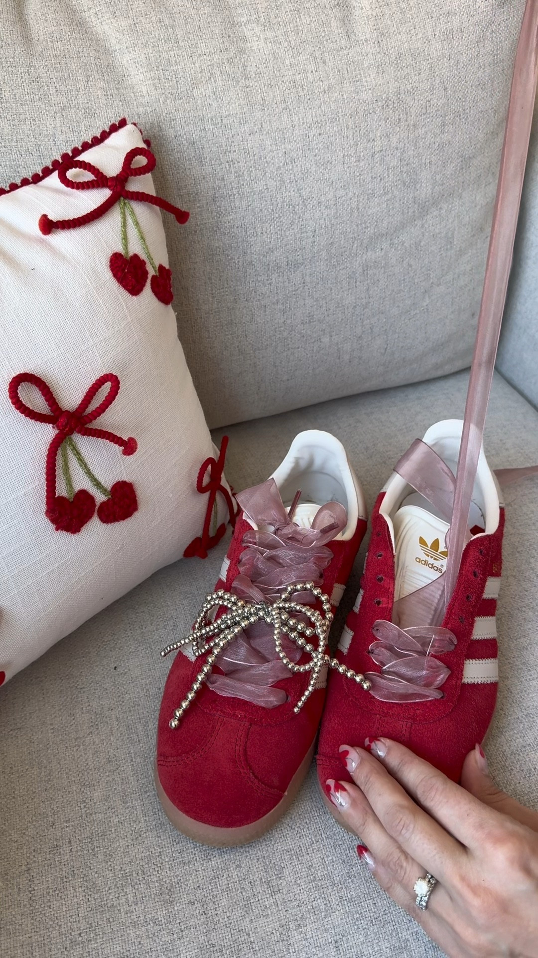 The cutest DIY 🍒



#LTKWatchNow #LTKStyleTip #LTKShoeCrush