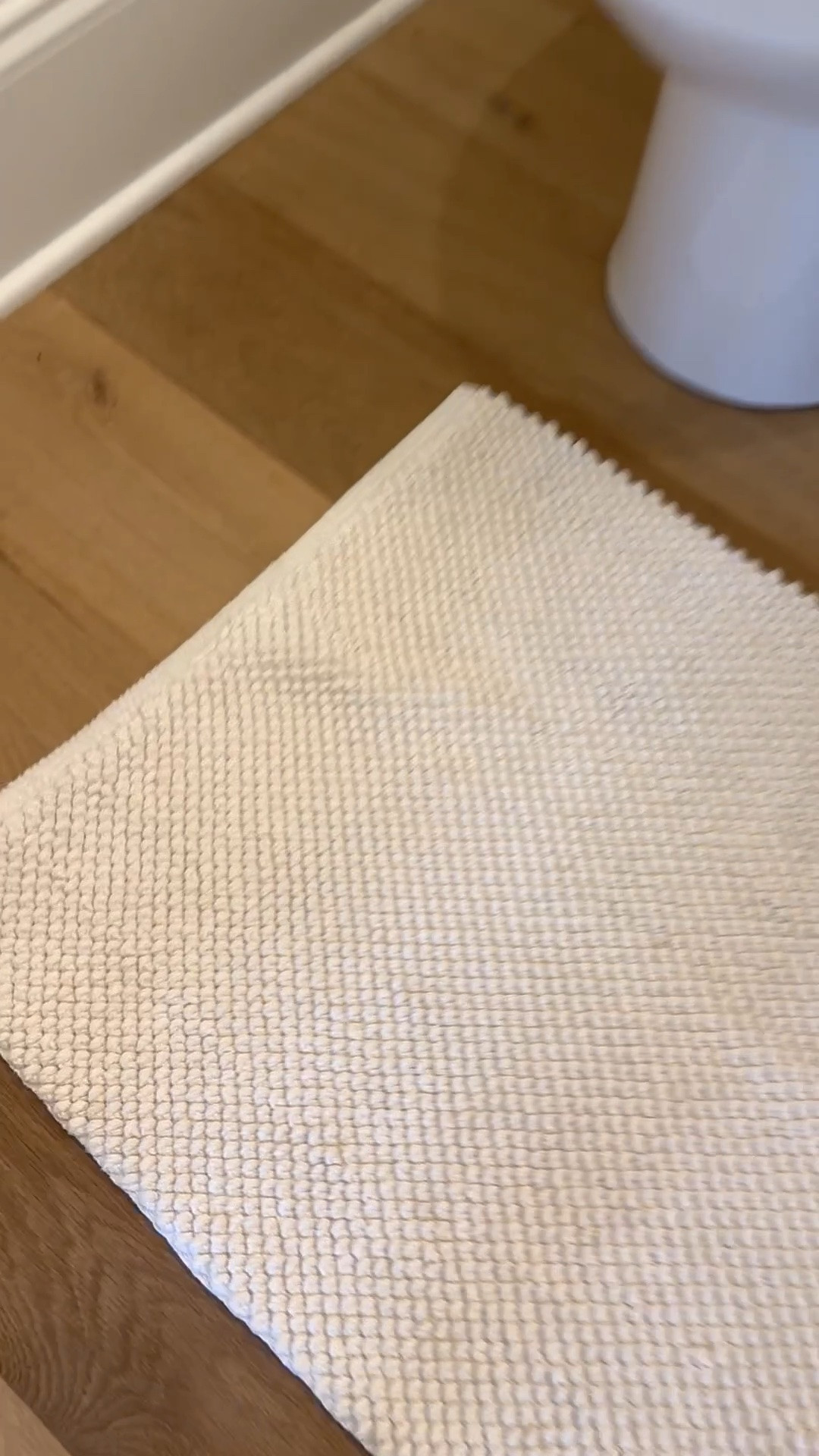 30% off this soft, textured bath rug @Target

#LTKHome #LTKSaleAlert #LTKSeasonal