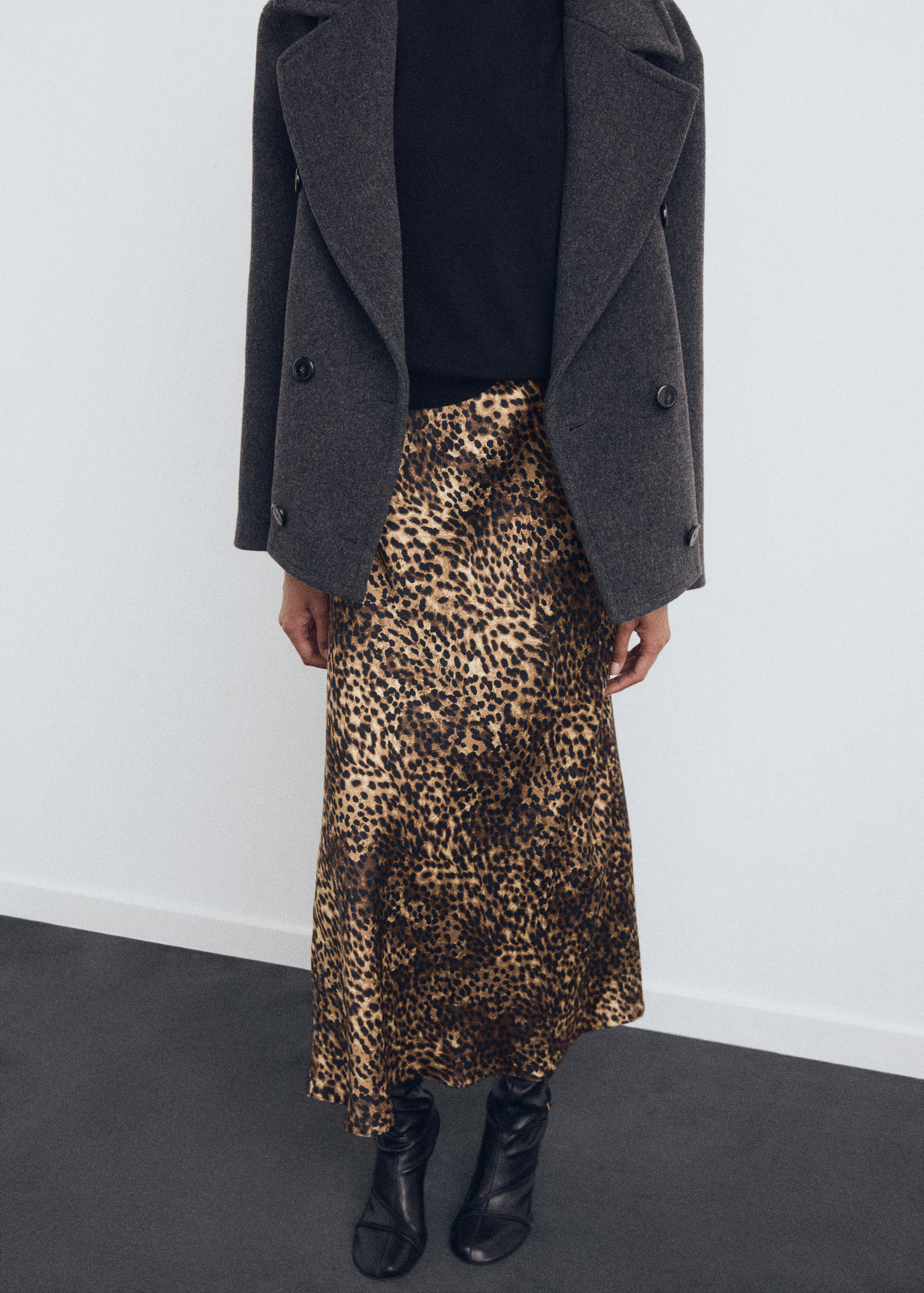 Leopard-print satin skirt - Women | MANGO United Kingdom | MANGO (UK)