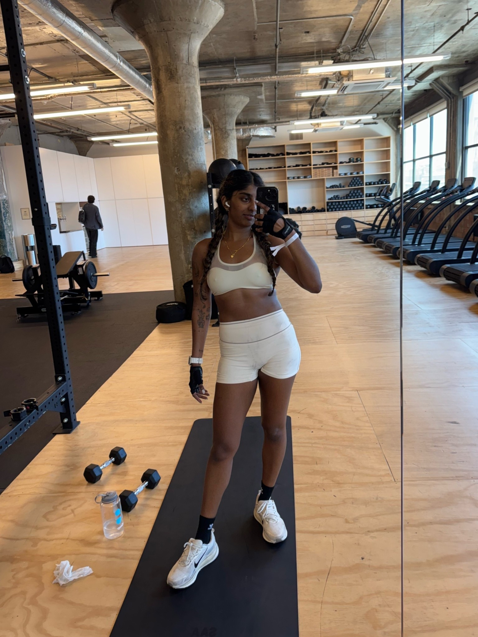 Obsessed with the cut of this sports bra! Felt so cute & confident at the gym 💁🏾‍♀️✨

#LTKfitnessgoals #LTKActive #LTKselfcare