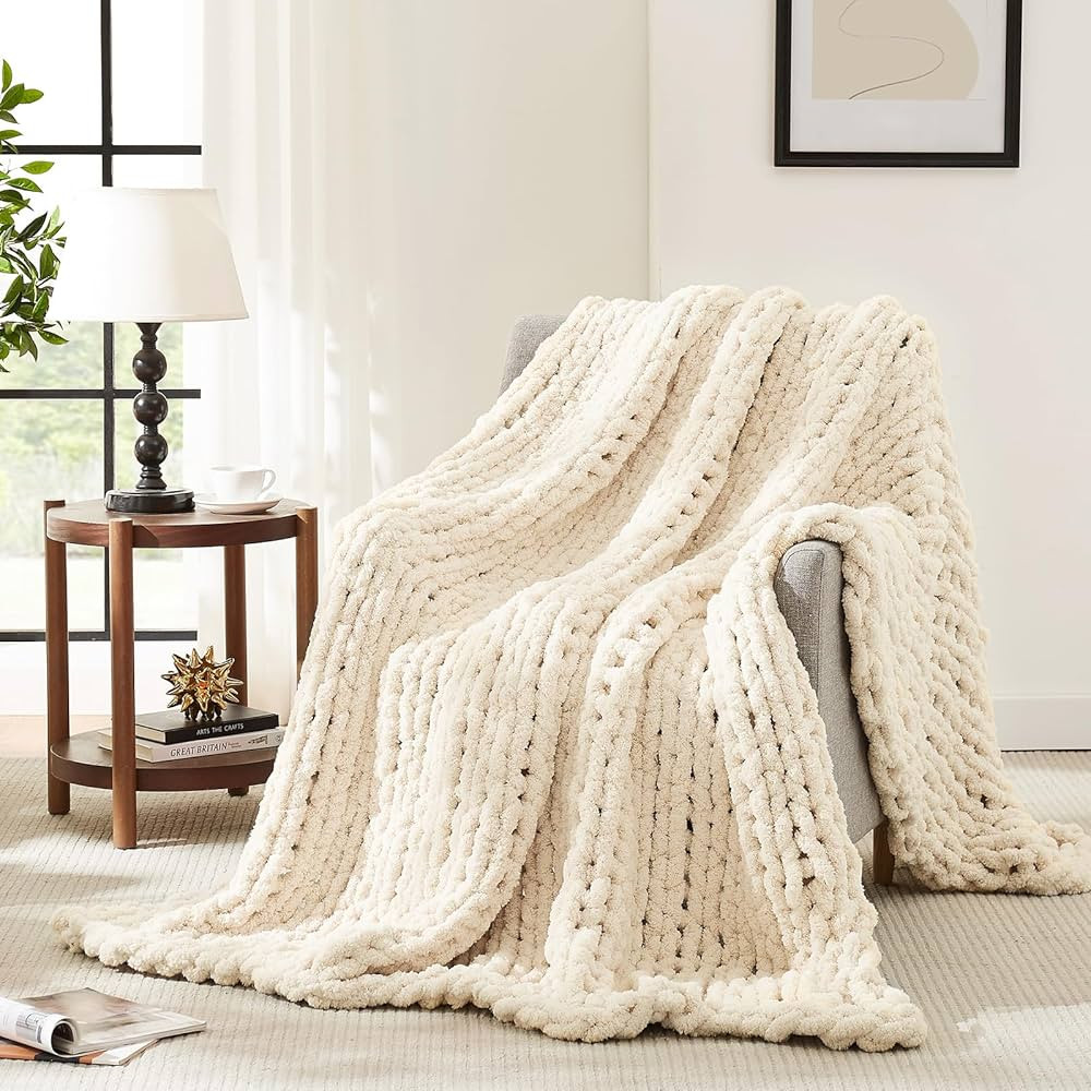 L'AGRATY Chunky Knit Blanket Throw,Soft Chenille Yarn Throw Blanket 60x80，Handmade Thick Cable ... | Amazon (US)