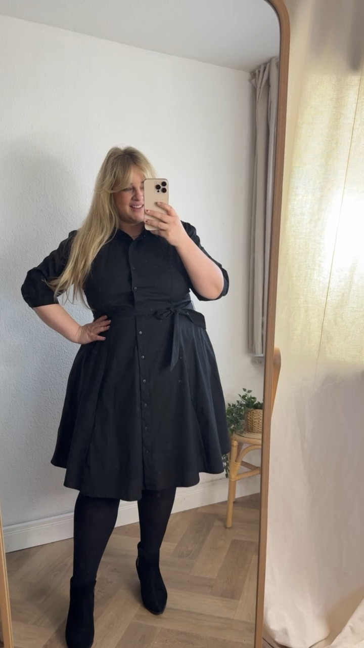 Das kleine Schwarze 🖤
15 % Sparen mit dem Code bp15sandra

(Gültigkeit: 19.02.-einschl. 21.02.2026; einmalig einlösbar pro Kundin; gilt in DE App & Webshop)

#plussizefashion #curvy #kleid

#LTKplussize #LTKdeutschland #LTKkleider