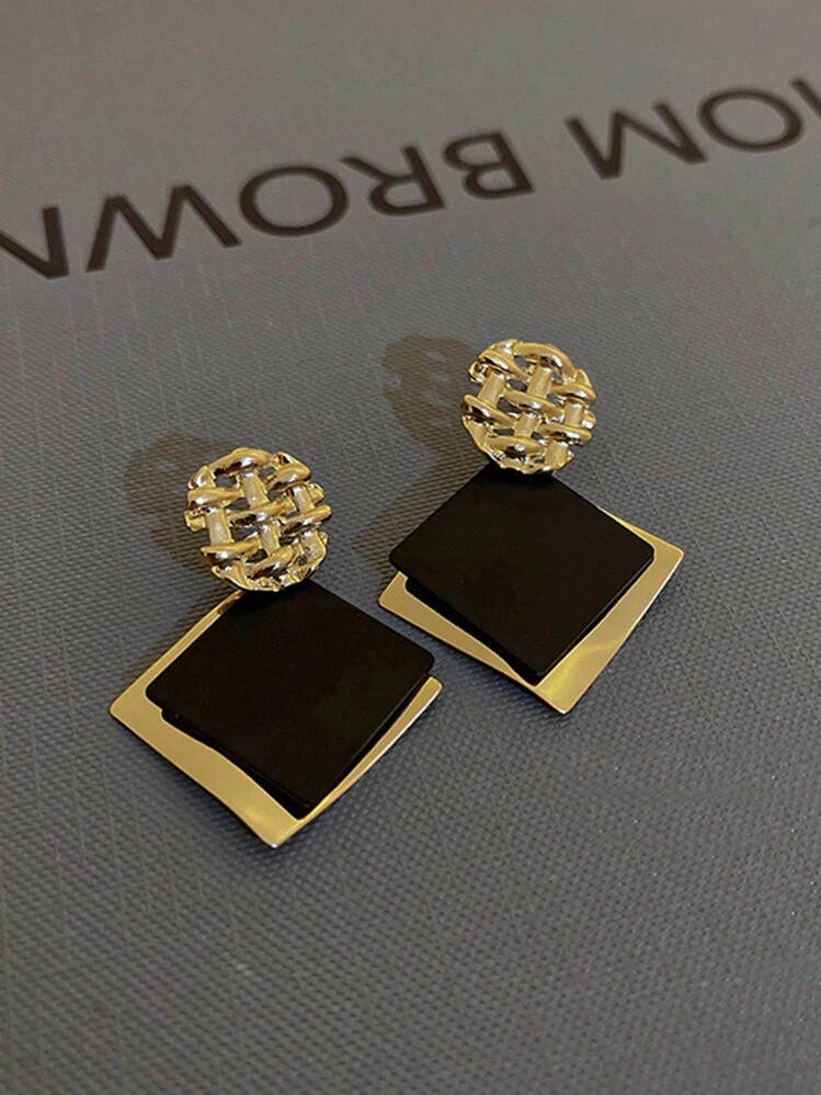 1pair Elegant French Retro Luxury Geometric Square European And American Fashion Lady Earrings | SHEIN