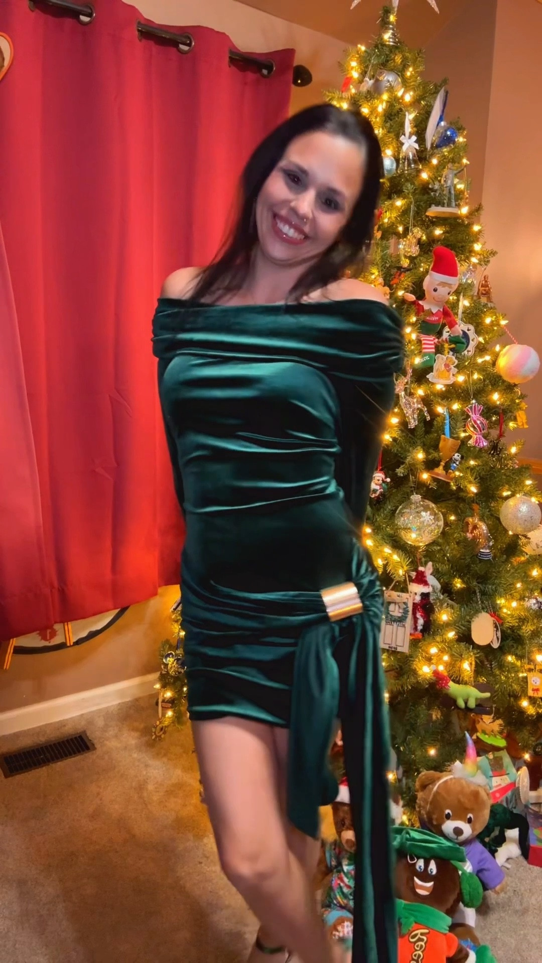 My favorite time of year 💚

#christmas #holiday #holidaystyle #fitcheck #holidayfit

#LTKHoliday #LTKFindsUnder50 #LTKSeasonal