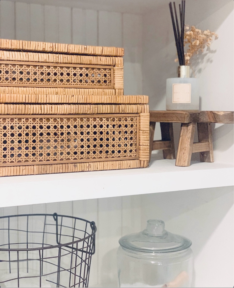 Bathroom Cabinet Shelves

Open cabinet shelf decor, shelf styling, amazon home, amazon finds, Amazon bathroom finds, storage ideas, risers, diffusers, bathroom storage, bathroom ideas, amazon deals, amazon must haves, neutral bathroom 

#LTKHome #LTKFindsUnder100 #LTKStyleTip