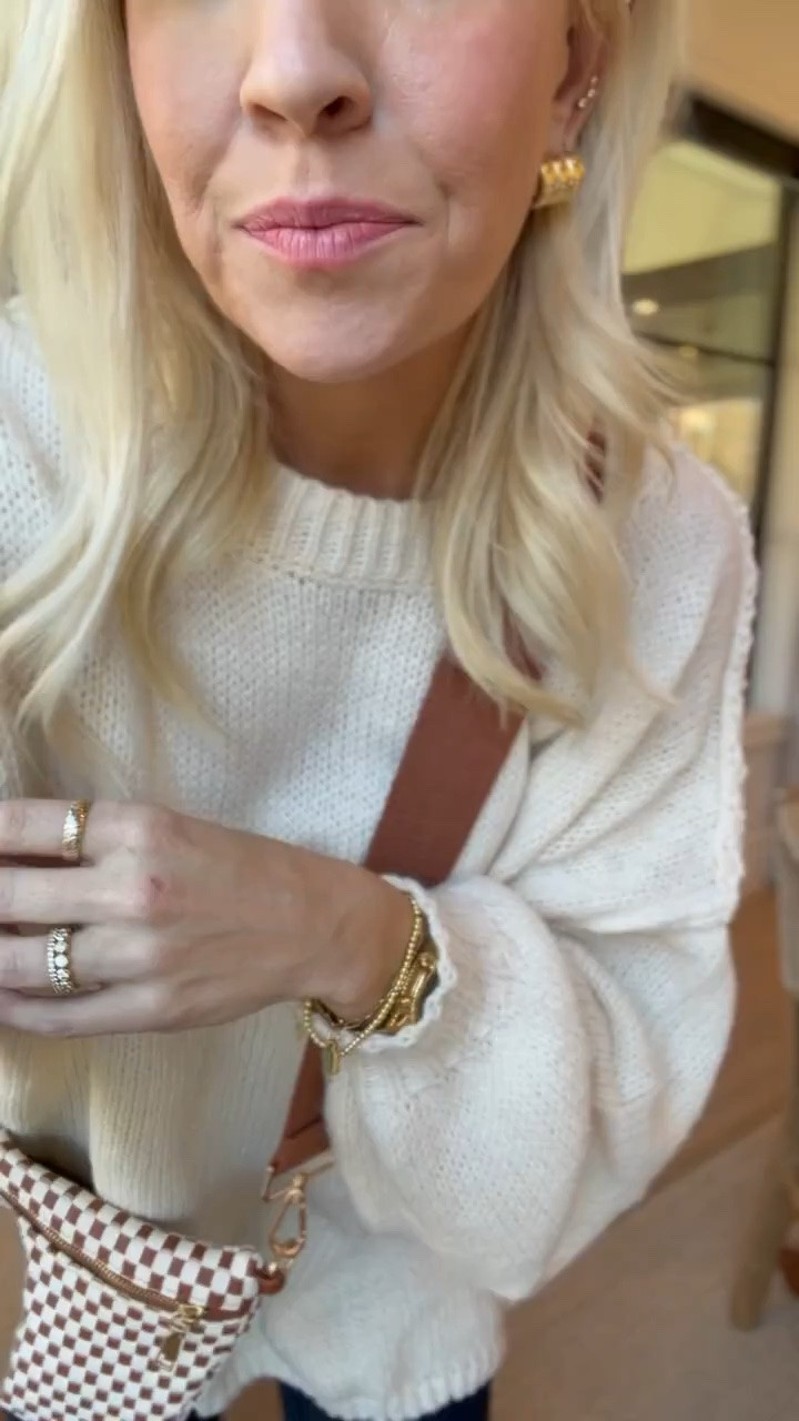 Love this bag so much and it’s on sale right now!