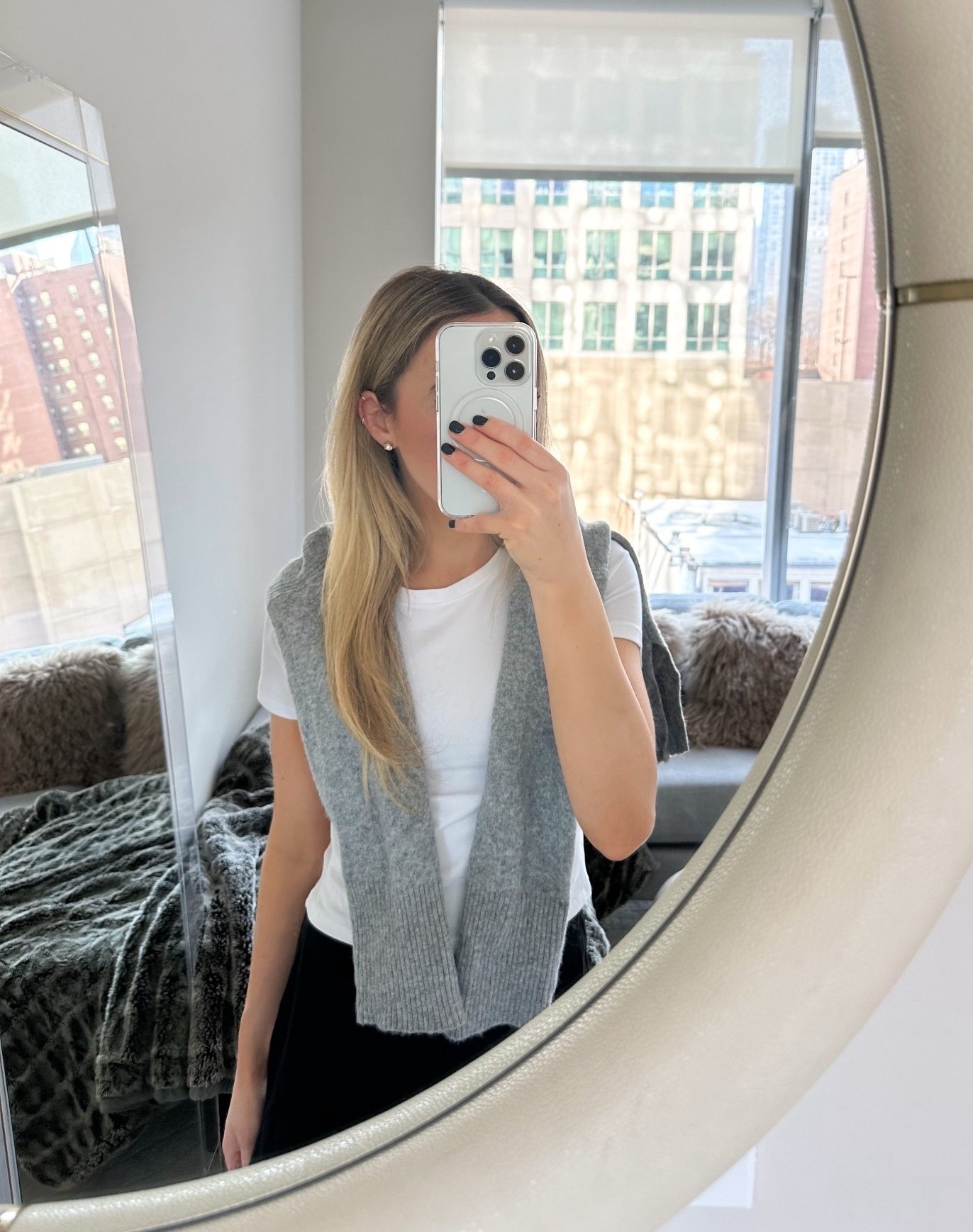 these pants are on sale this weekend and the barrel fit makes them so comfy while traveling - but can also be paired with blouse and flats for workwear 
* they are also available in petite sizing 


ootd style fashion, airport outfit, travel outfit, Ruti on the loose pants 

#LTKSaleAlert #LTKTravel #LTKootd