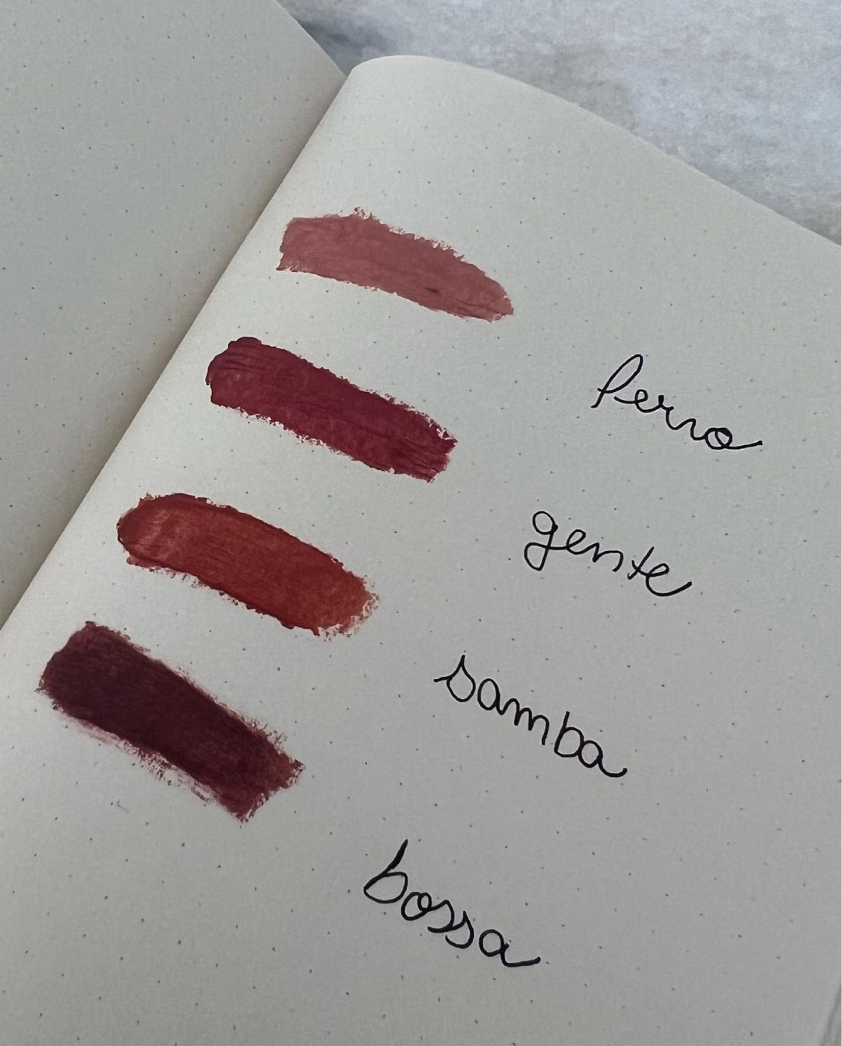 As novas cores do batom sensa estão perfeitas 🖤

#LTKbeauty #LTKbrasil