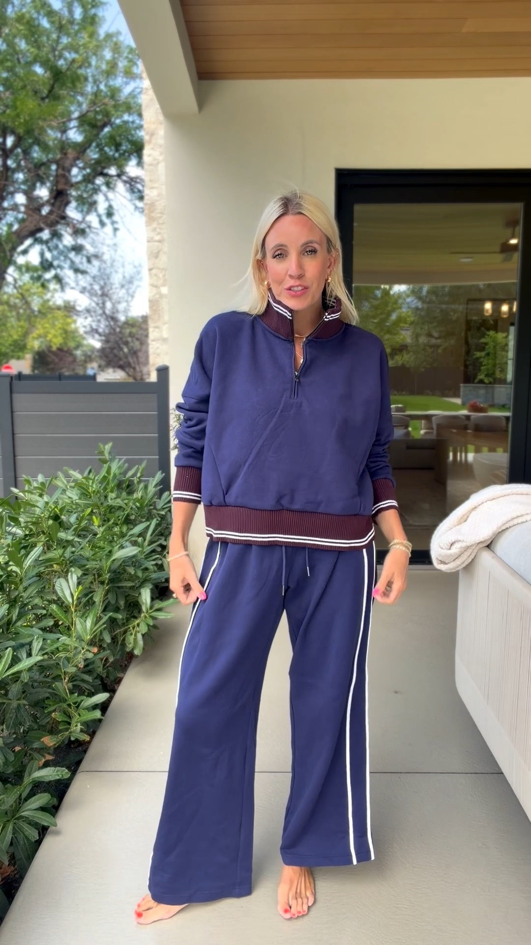 Here is that same set in navy and brown! Size m

#LTKootd #LTKgrwm #LTKmomlife