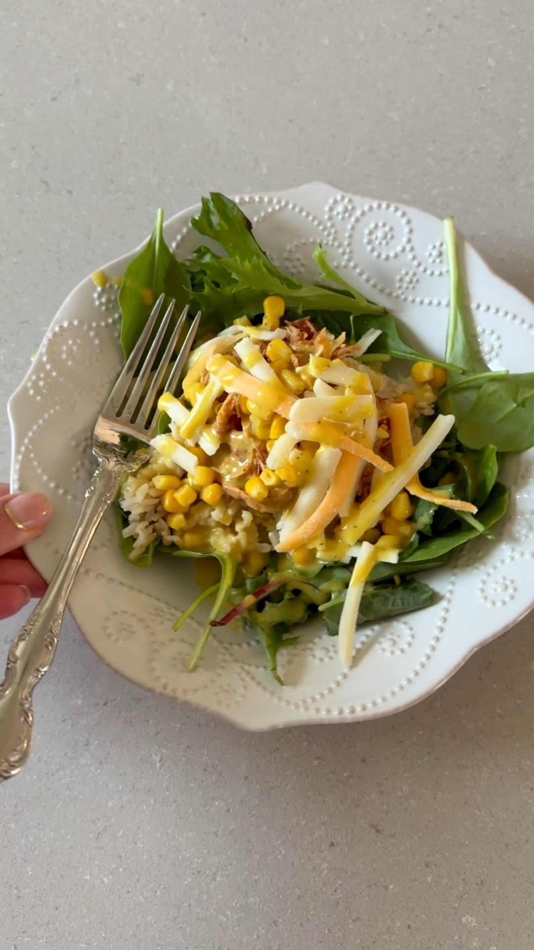 The easiest & tastiest 4 ingredient crockpot shredded chicken 👌🏻 I made mine into a bowl, but I love it in a soft taco as well 🌮😋 
Ingredients 
• chicken breast
• taco seasoning 
• rotel
• lime juice 

Put all the ingredients into a crockpot on low for 7 hours and dinner is ready! So easy and a recipe the whole family will love ❤️ 

Dinner recipe ideas, Target, shredded chicken tacos, easy dinner ideas, family dinner recipes, crockpot recipes, taco bowl recipe

#LTKfoodie #LTKmomlife #LTKdayinmylife