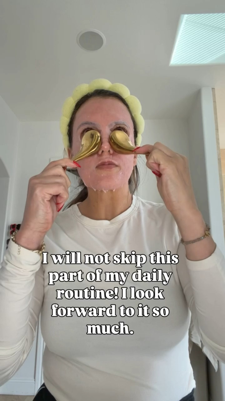 You will not want to miss this step in your morning routine.



Cryo, gold facial set, cryo facial, skincaree

#LTKdayinmylife #LTKmorningroutine #LTKselfcare