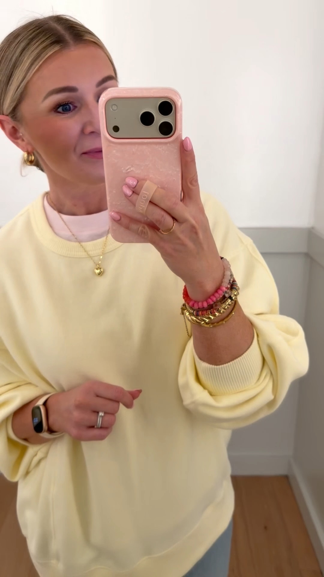 Aerie finds you don’t want to miss. If you’re trying to build a wardrobe full of laidback pieces that you can wear from school drop off to Saturday sports and even vacation then Aerie is where it’s at. Use code LTKAERIE20 for an additional 20% off through 4/25 

Xsmall yellow sweatshirt- very oversized 
Medium pink tee 
Medium striped score- buyer beware- it’s low rise! 🫪
All graphic tees/oversized tees fit best in an XSMALL 
sweatpants shorts- I grab a medium for an oversized relaxed fit but could easily do a small 
I didn’t share them in the try on but the viral day dreamer denim shorts are a great option for someone who likes a soft stretchy denim shorts that doesn’t actually feel like denim. I take them in a small 


#LTKSaleAlert #LTKxAerie #LTKOver40