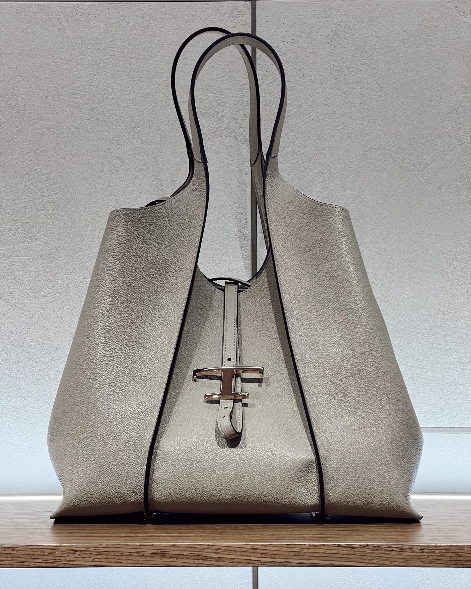 Dear Santa… This TODS bag is the perfect carry-all. #LTKGIFT

#LTKSeasonal #LTKitbag #LTKHoliday