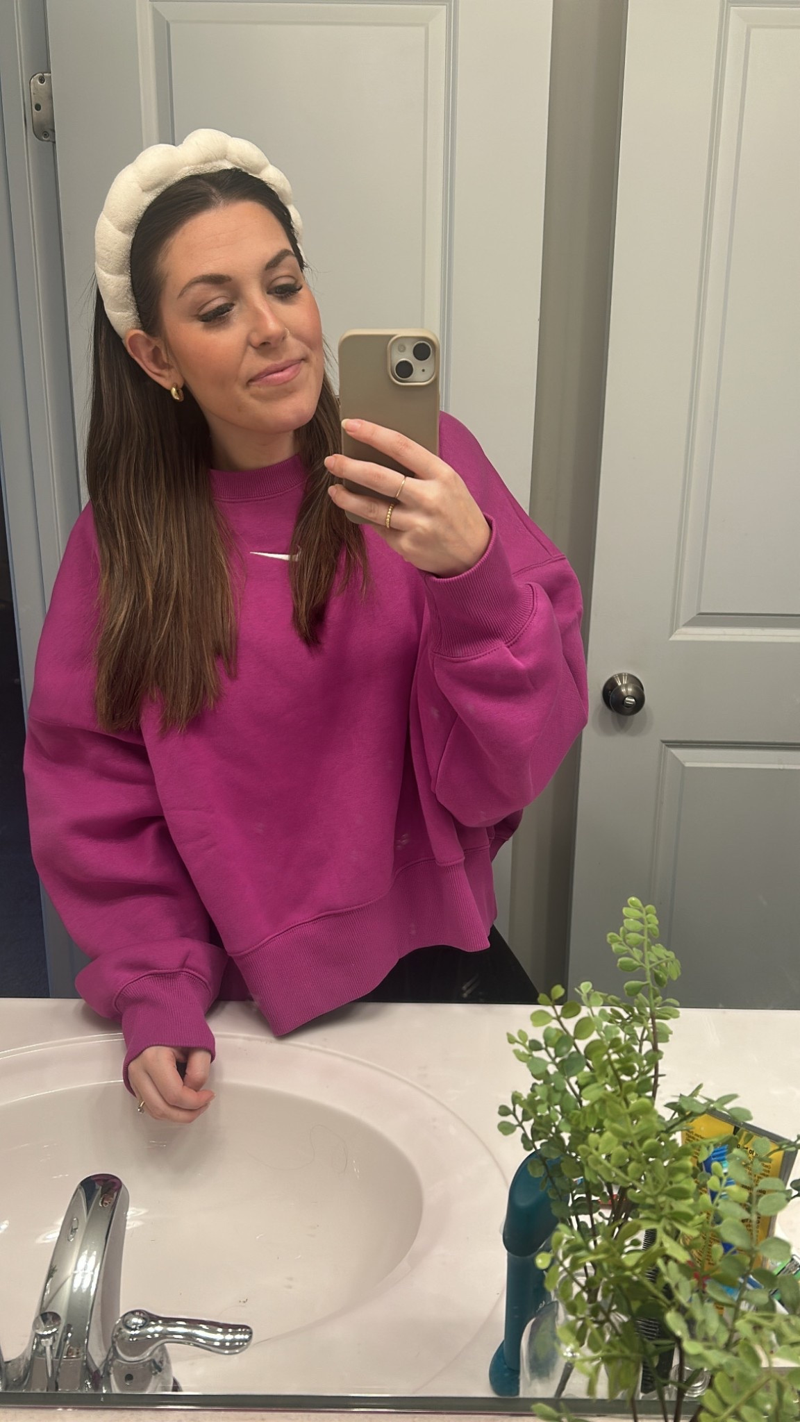 my faveeee crewneck !!! 



#LTKActive #LTKFindsUnder100 #LTKSaleAlert