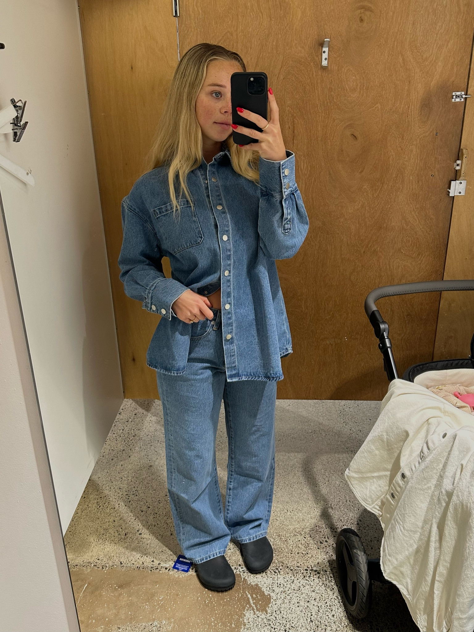 Top - Size 8
Pants - Size 8 