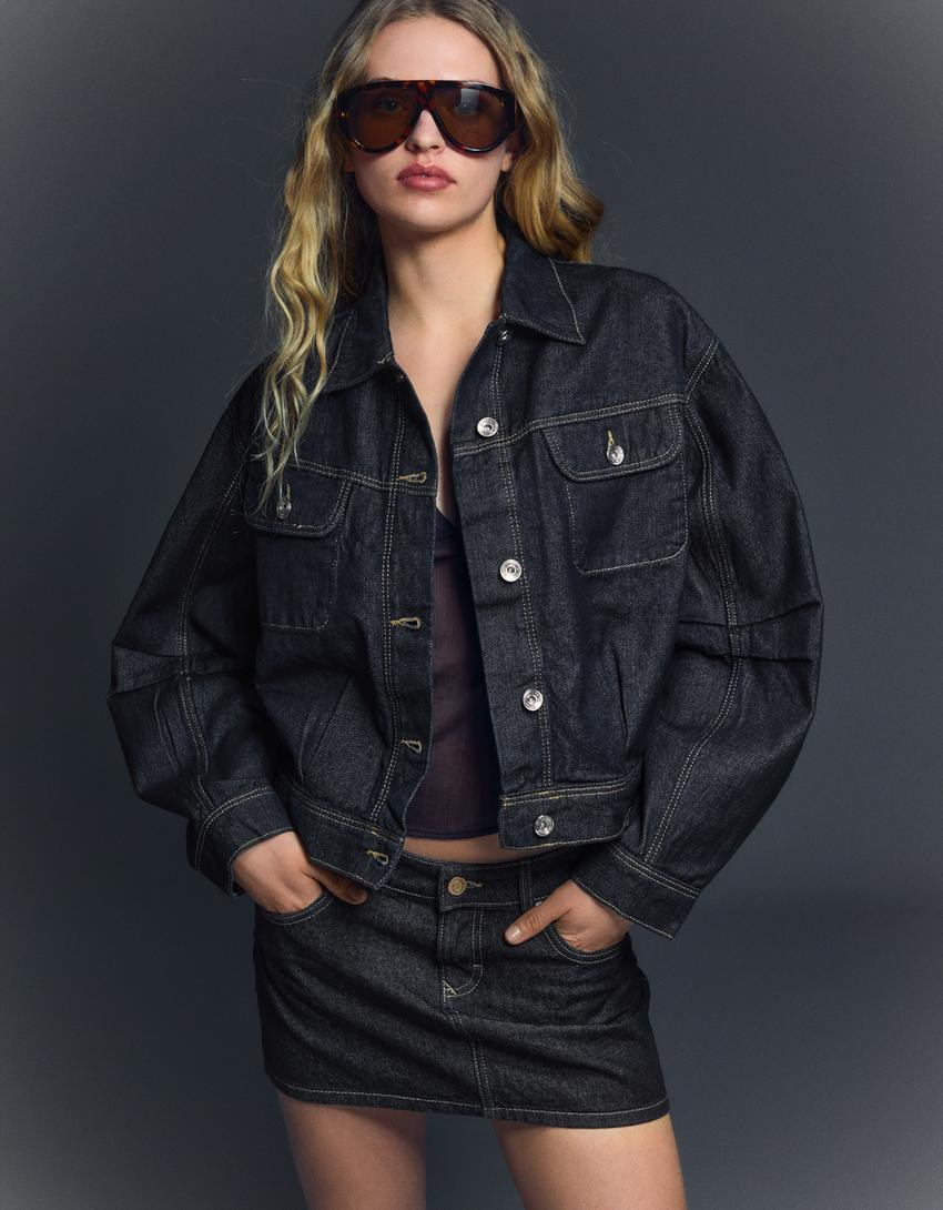 Balloon cropped denim jacket - Women | Bershka UK