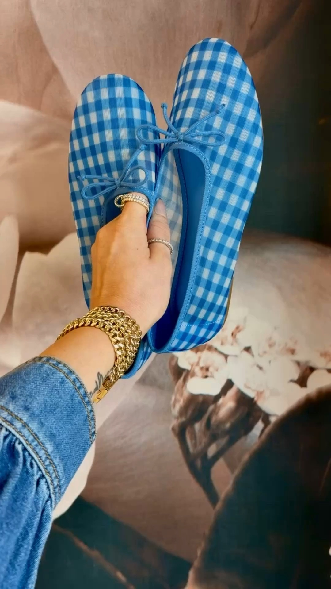 Gingham mess flats at Walmart! Such a fun color for spring! 

#LTKootd #LTKSaleAlert #LTKSeasonal